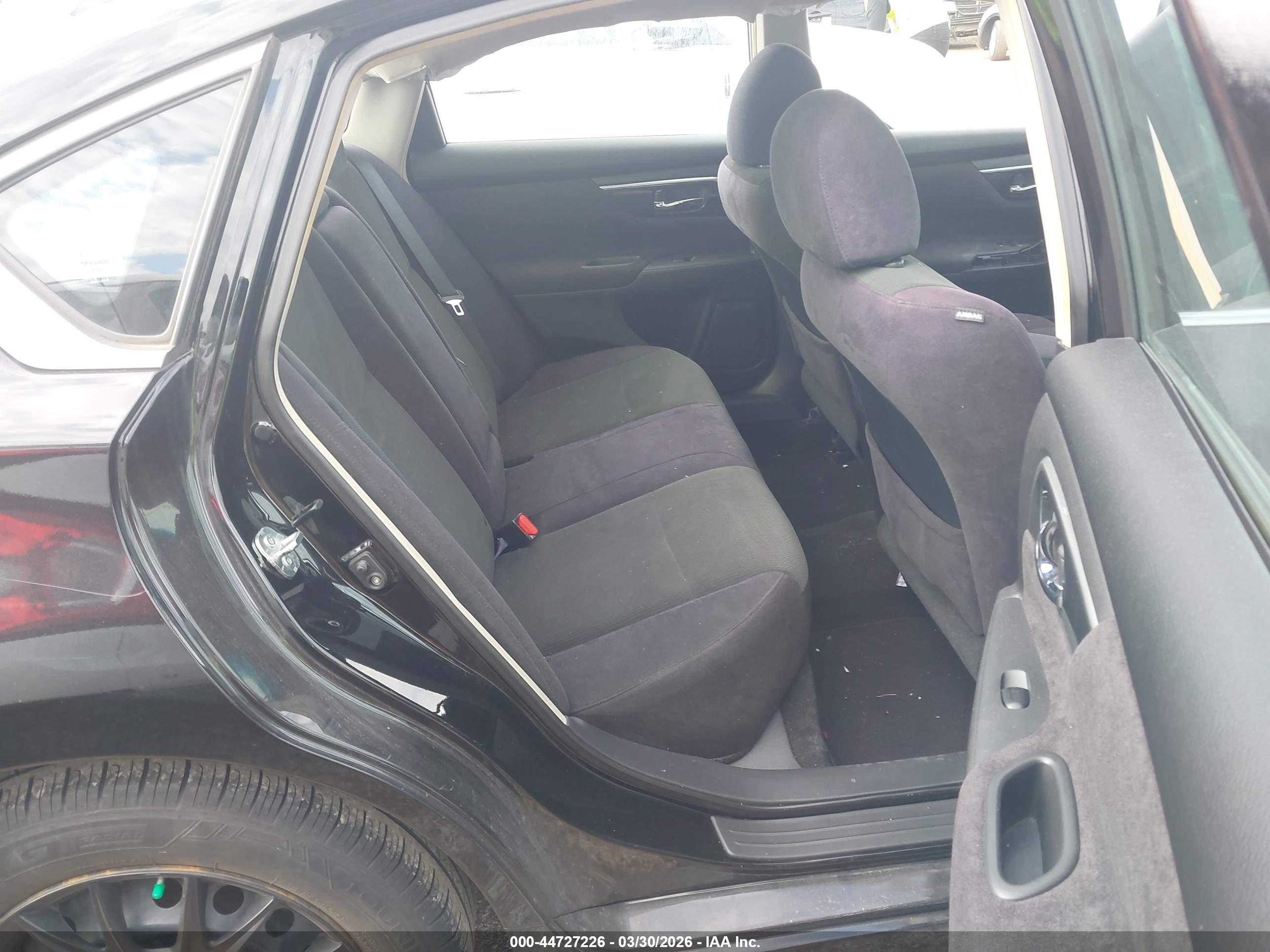 NISSAN ALTIMA image 8