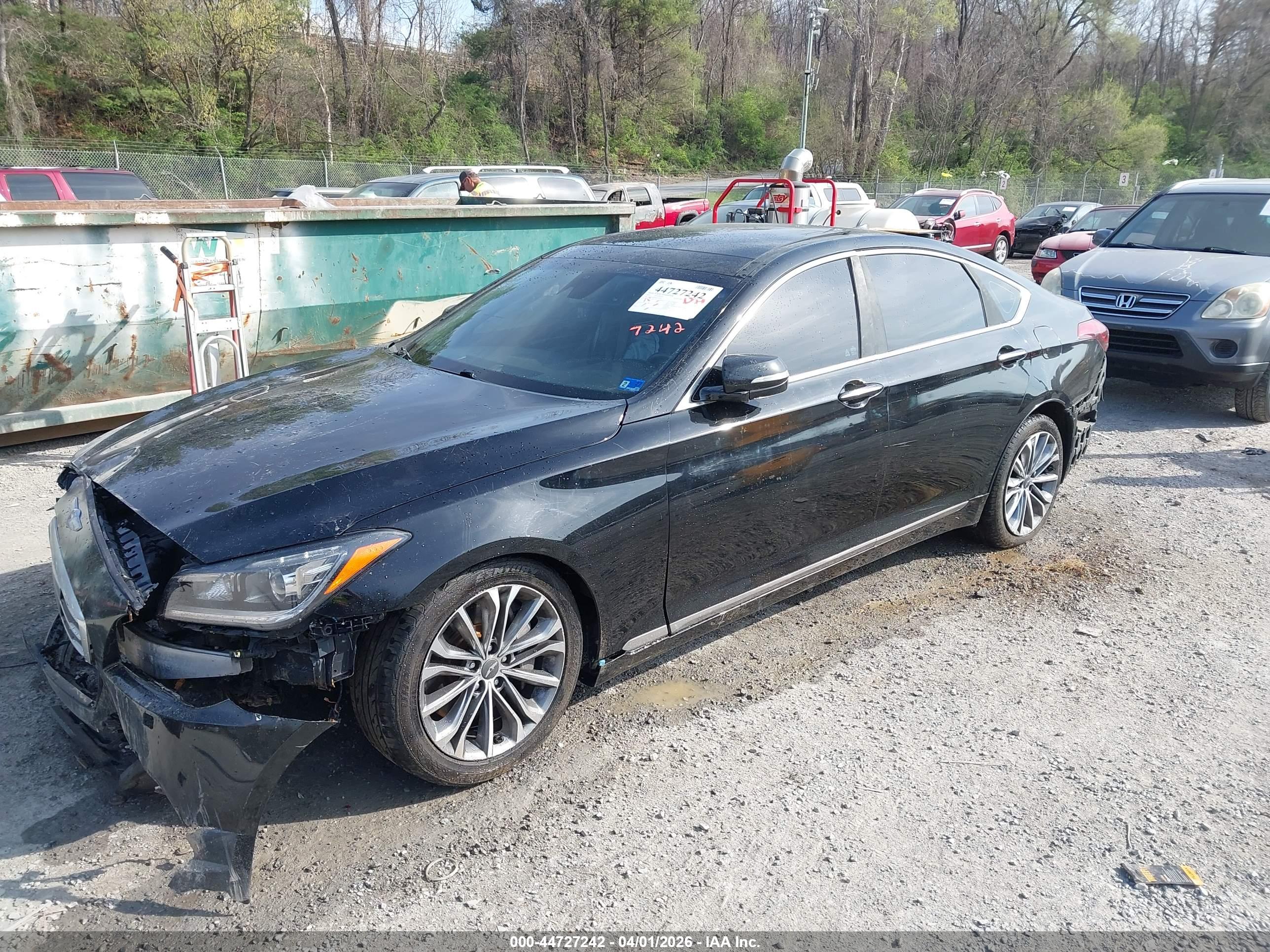 HYUNDAI GENESIS image 2