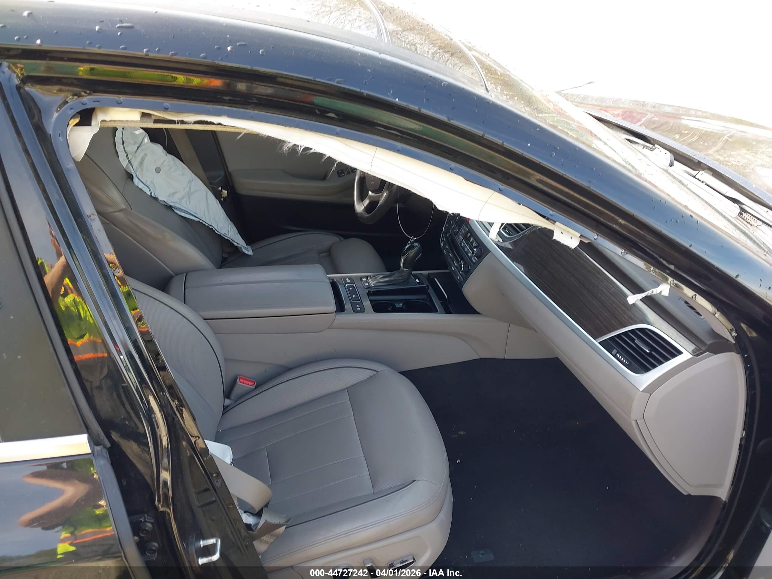 HYUNDAI GENESIS image 5