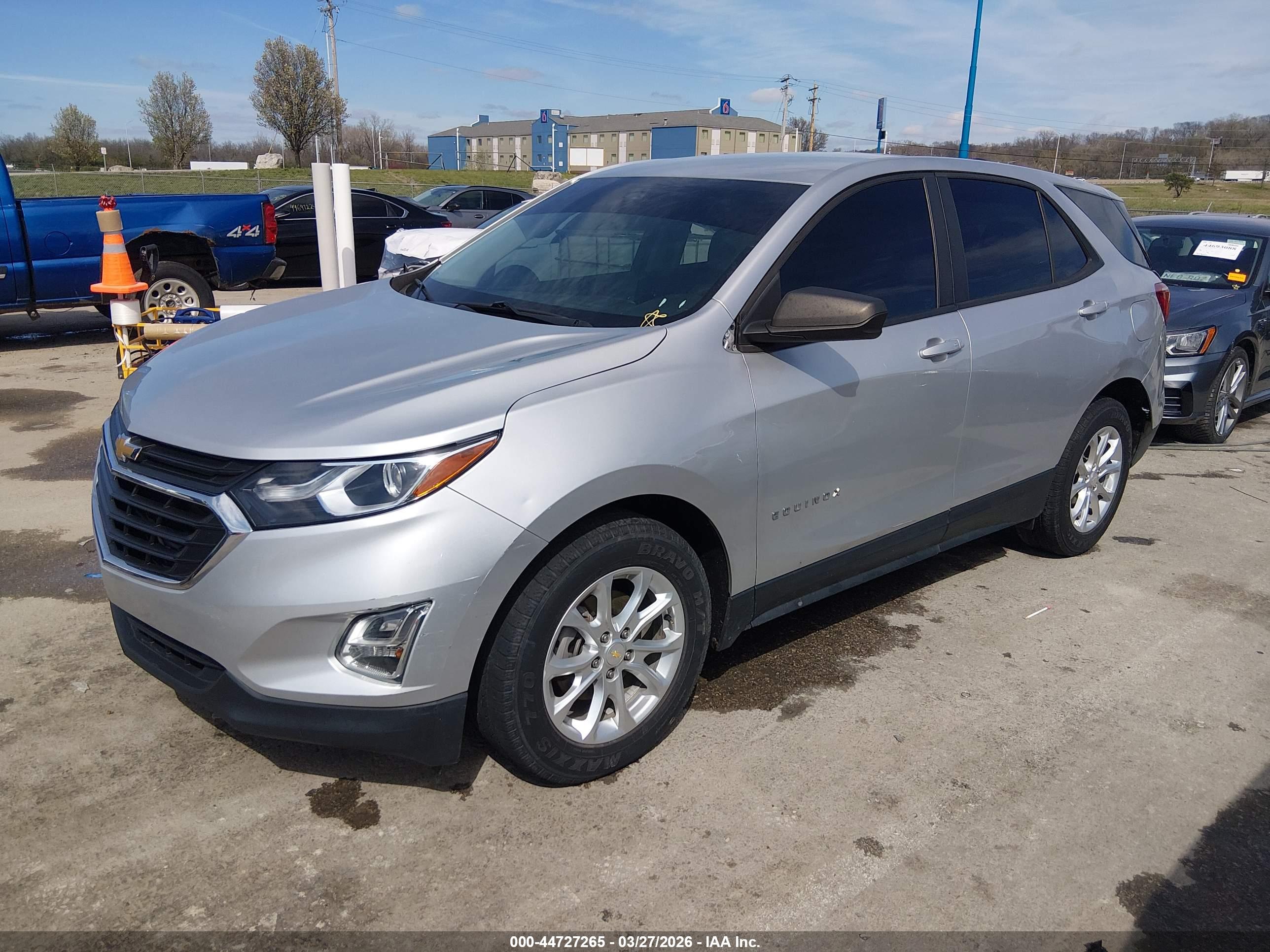 CHEVROLET EQUINOX image 2