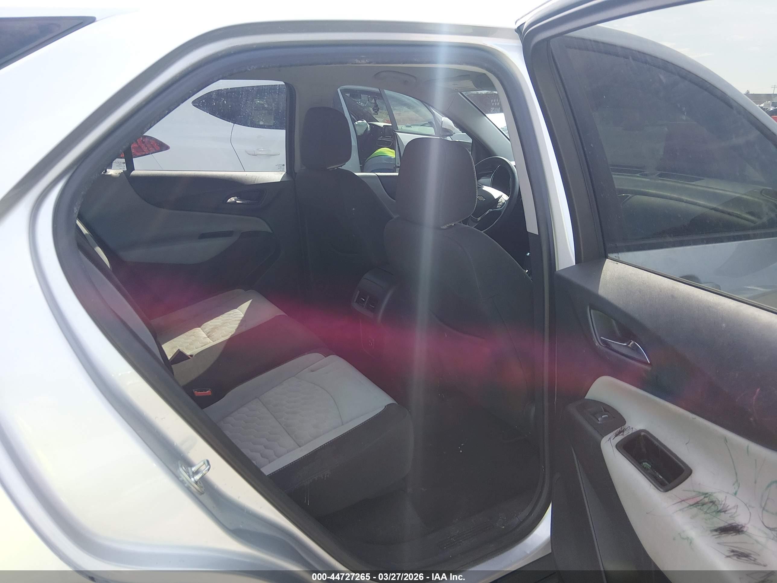 CHEVROLET EQUINOX image 8