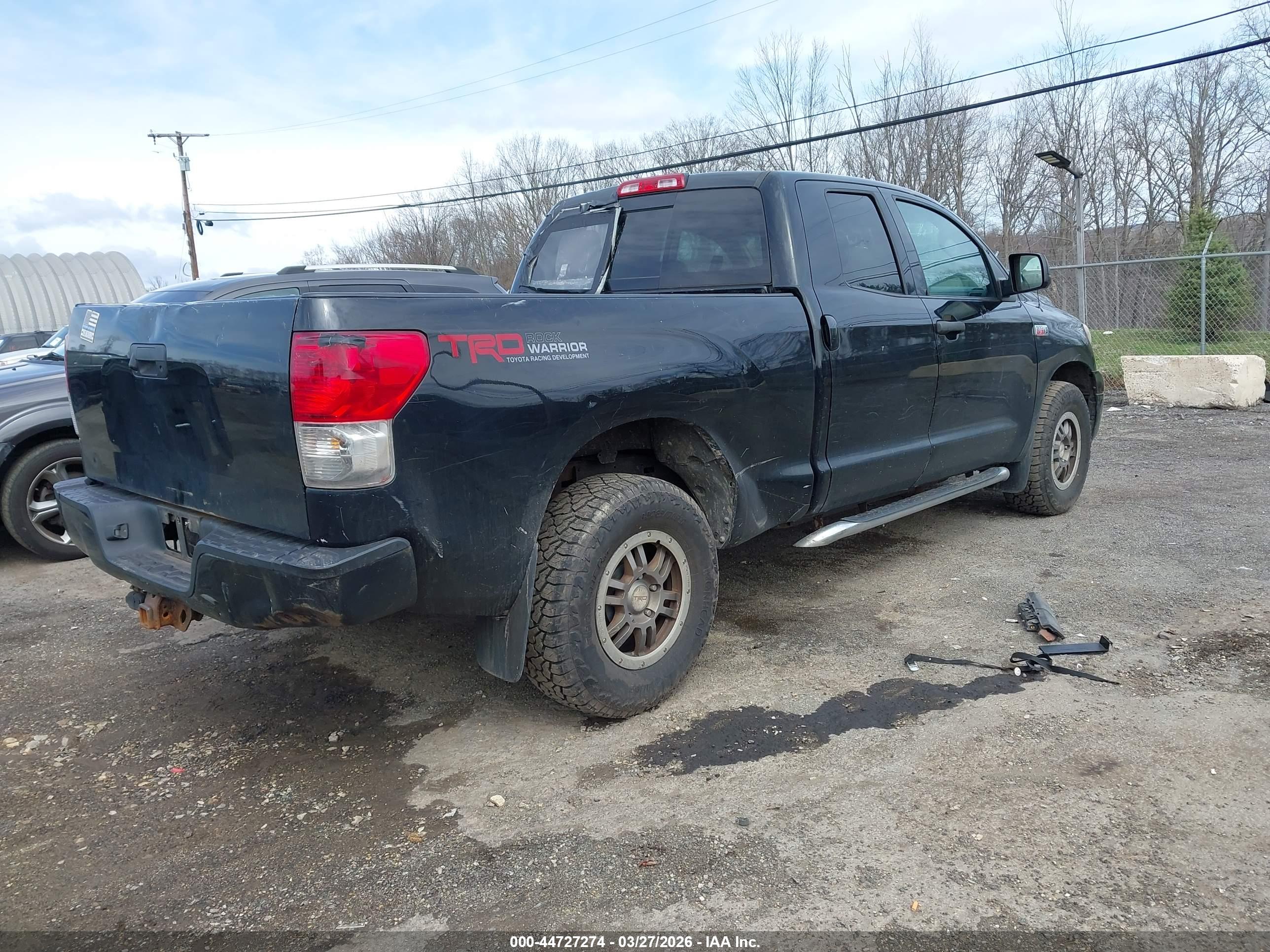 TOYOTA TUNDRA image 4