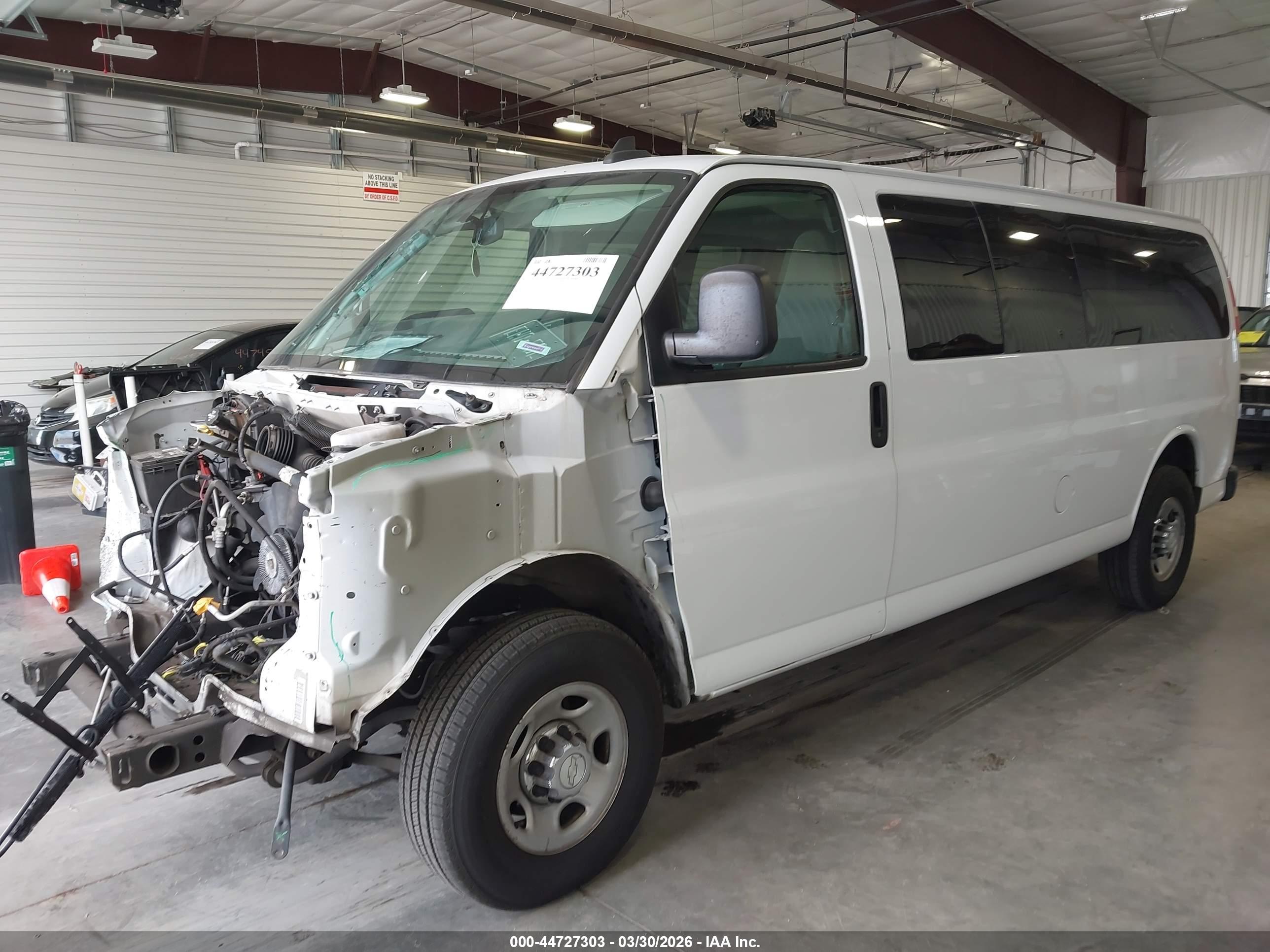 CHEVROLET EXPRESS image 2