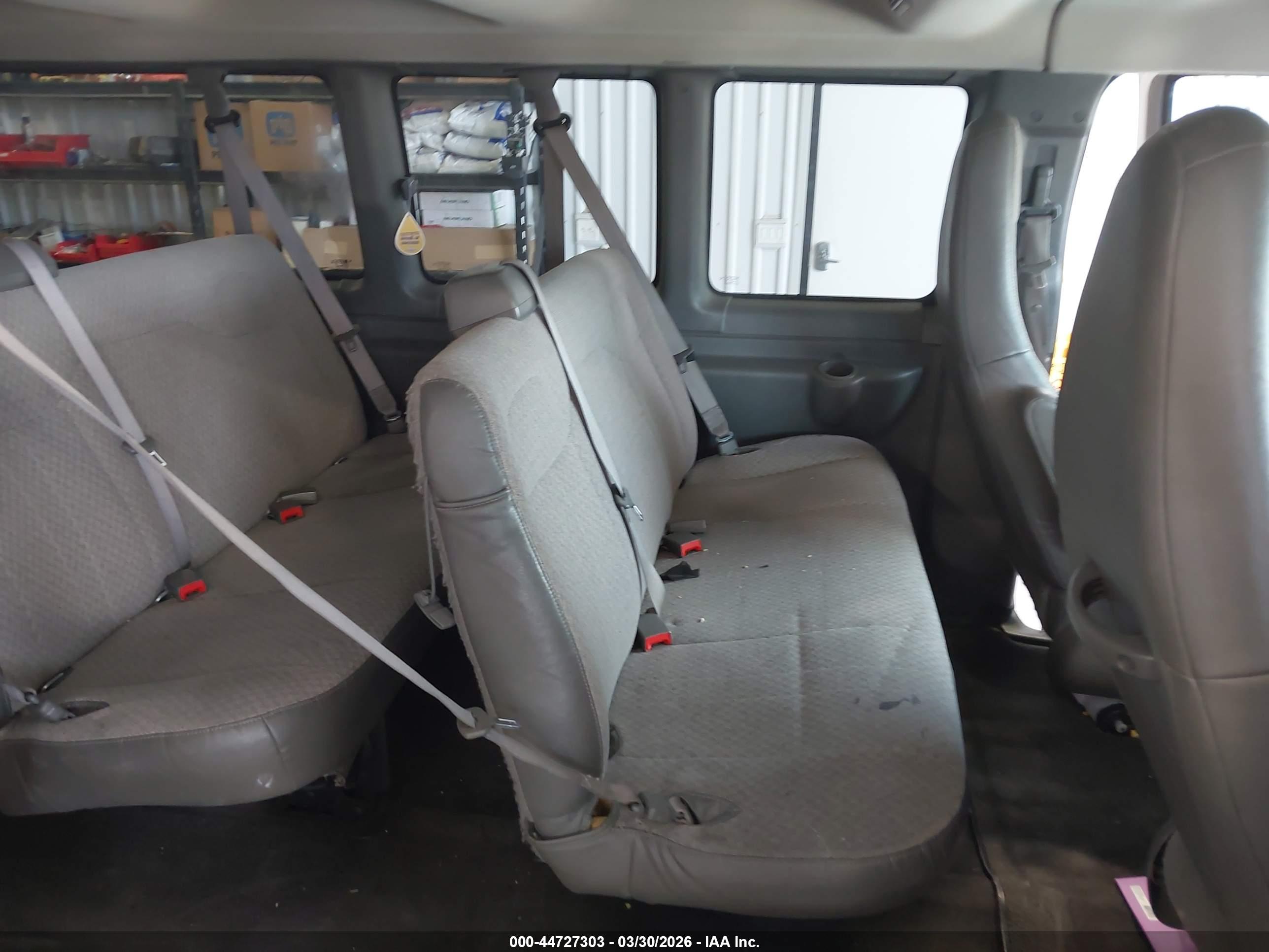 CHEVROLET EXPRESS image 7