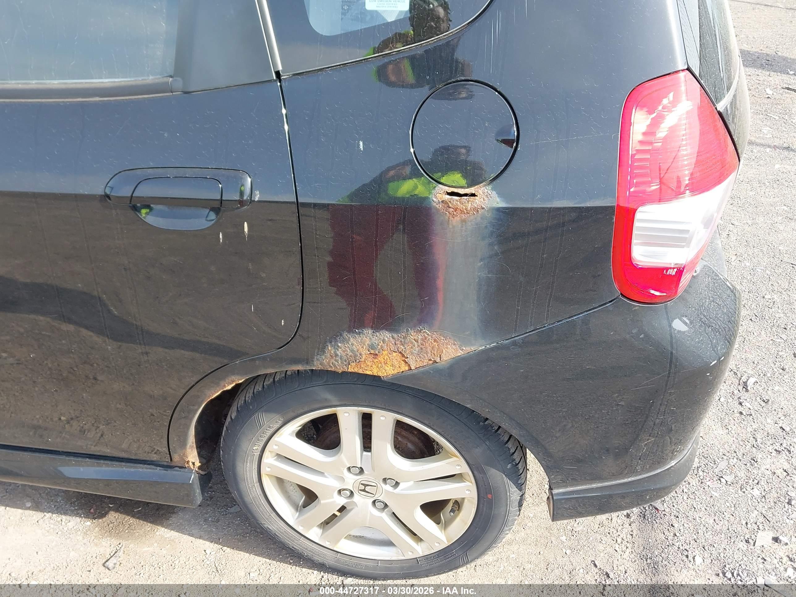 HONDA FIT image 6