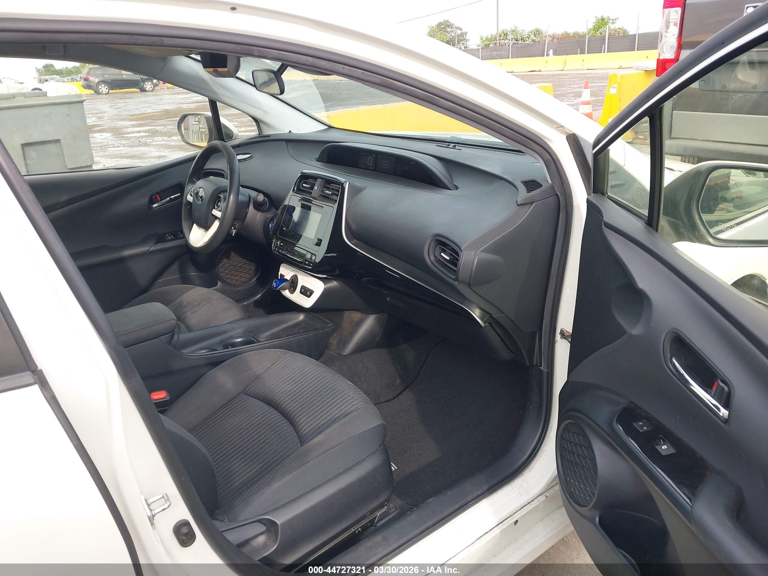 TOYOTA PRIUS image 5