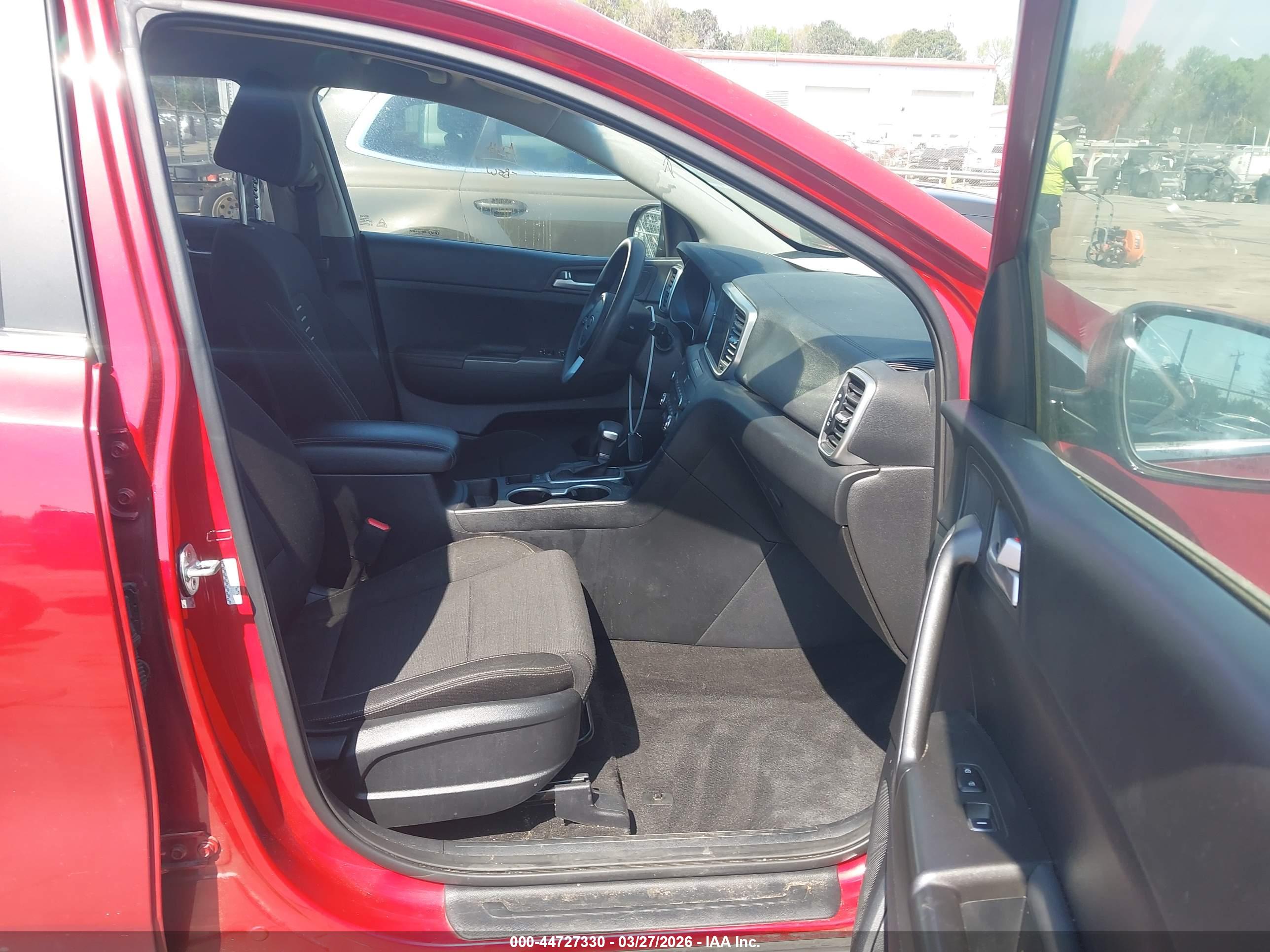 KIA SPORTAGE image 5