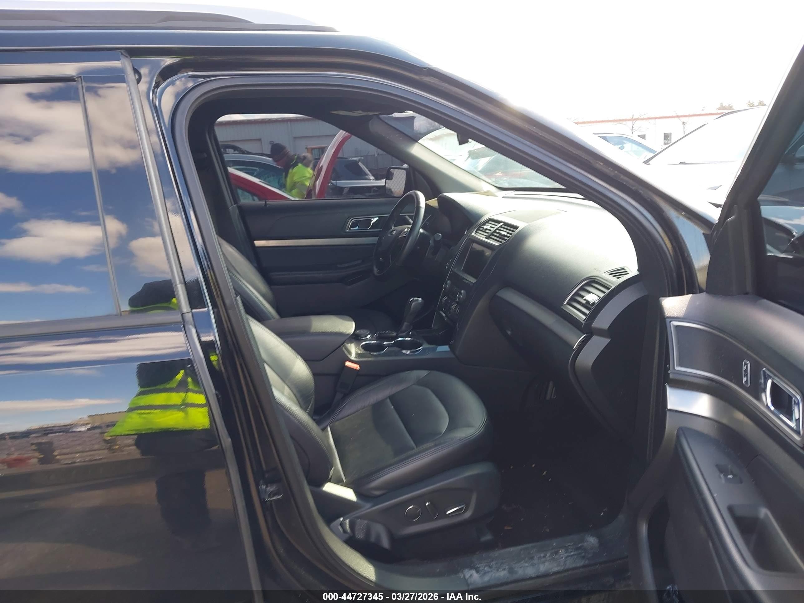 FORD EXPLORER image 5