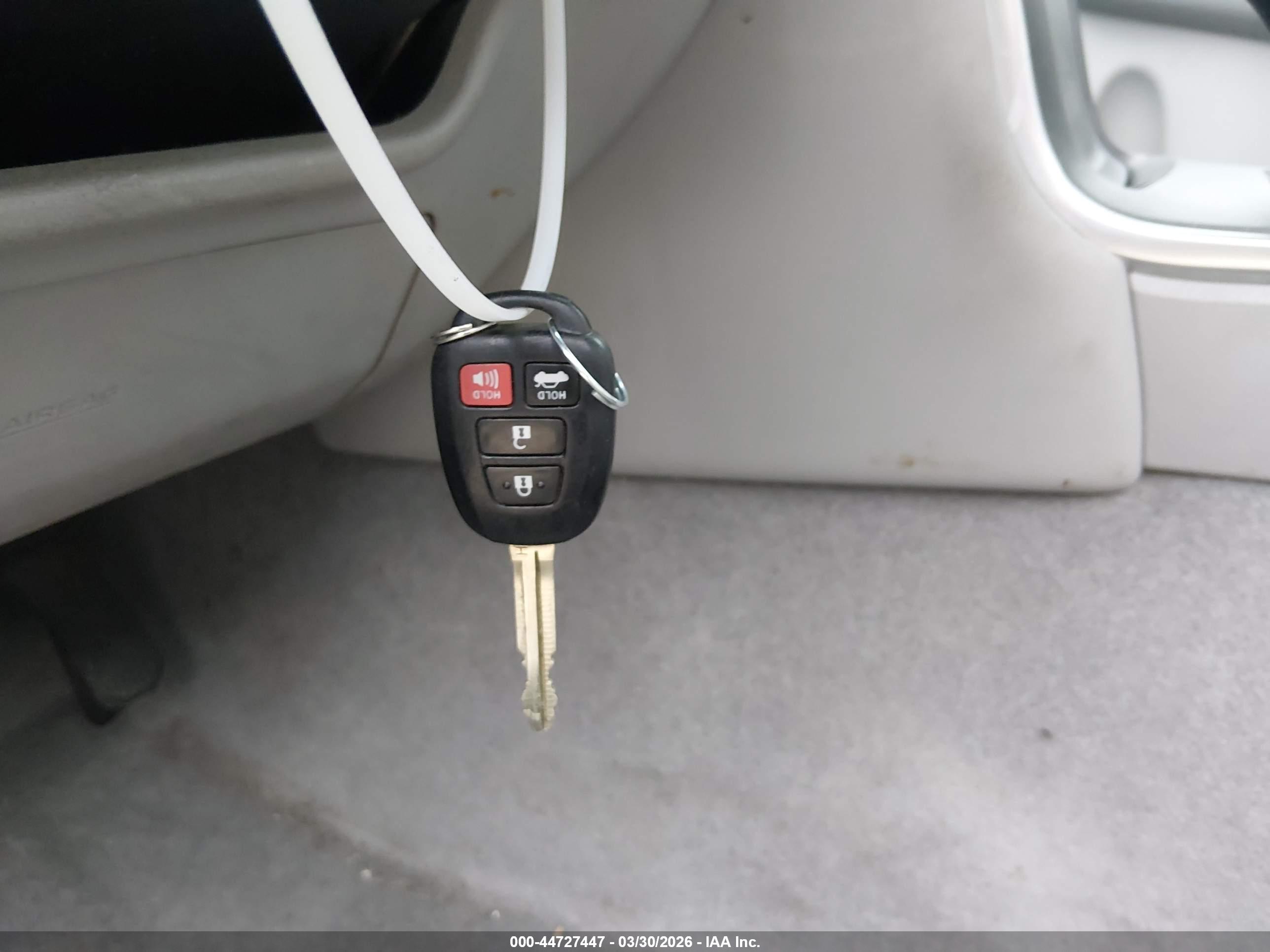 TOYOTA CAMRY image 11