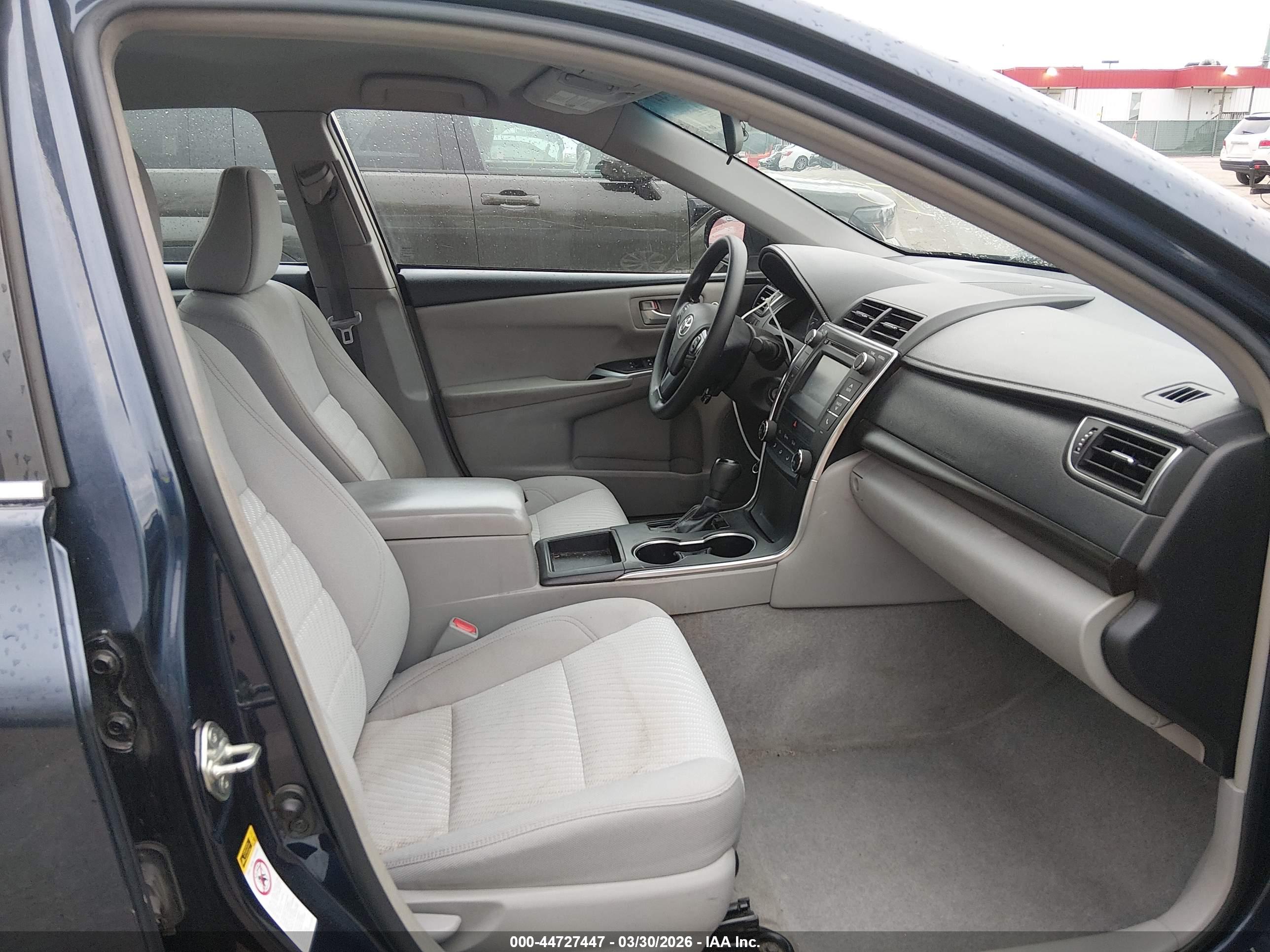 TOYOTA CAMRY image 5