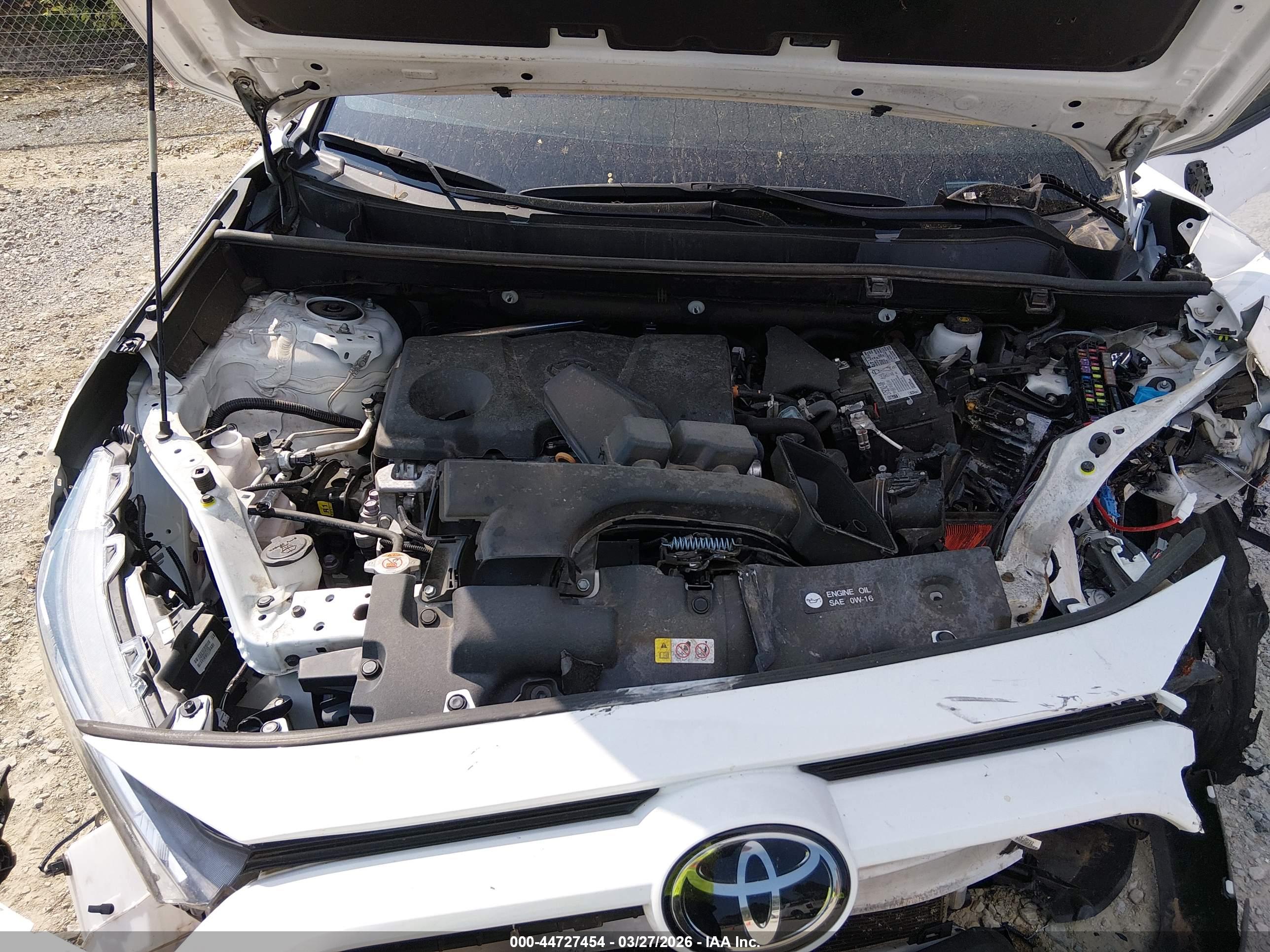 TOYOTA RAV4 image 10