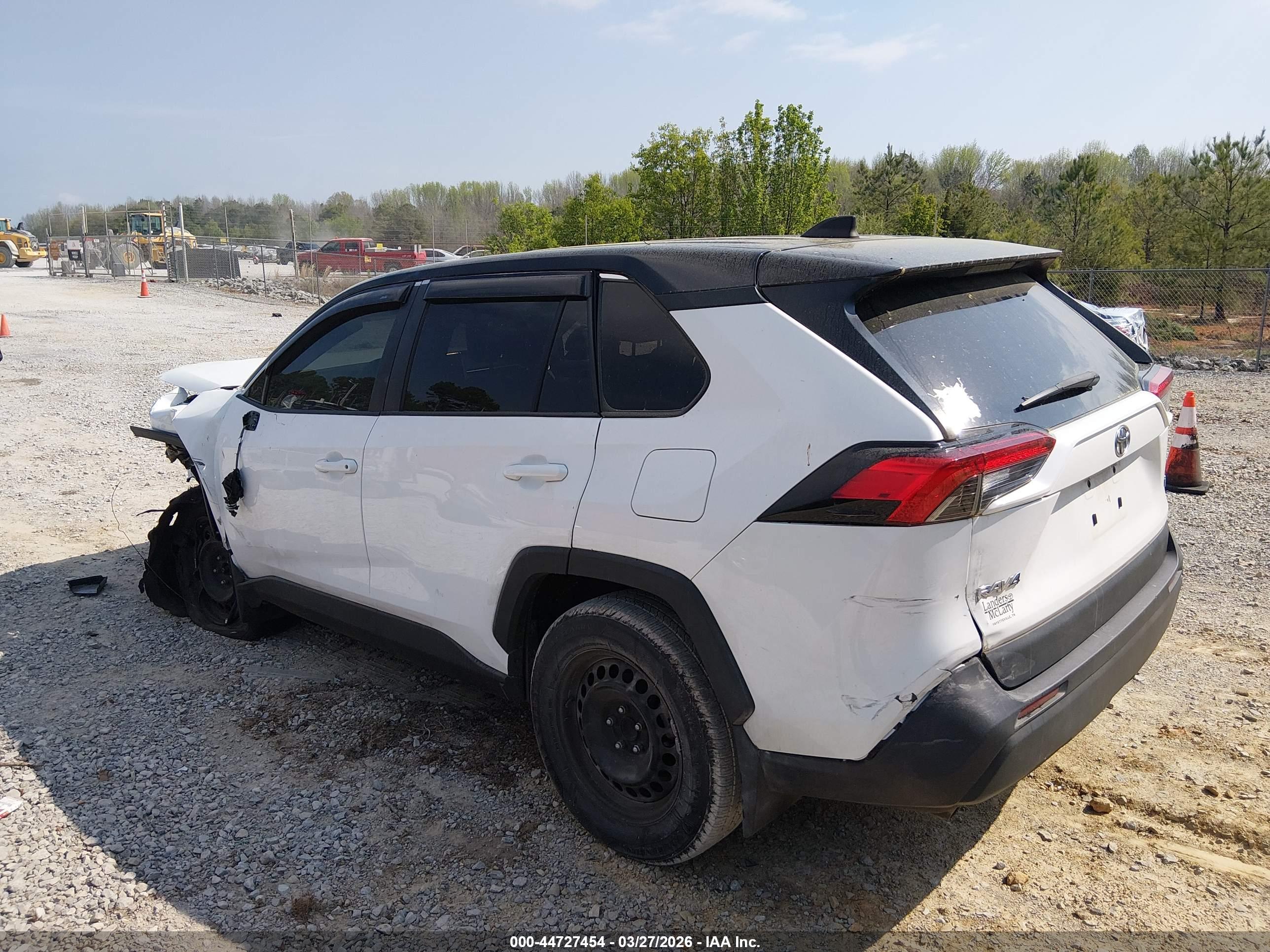 TOYOTA RAV4 image 3
