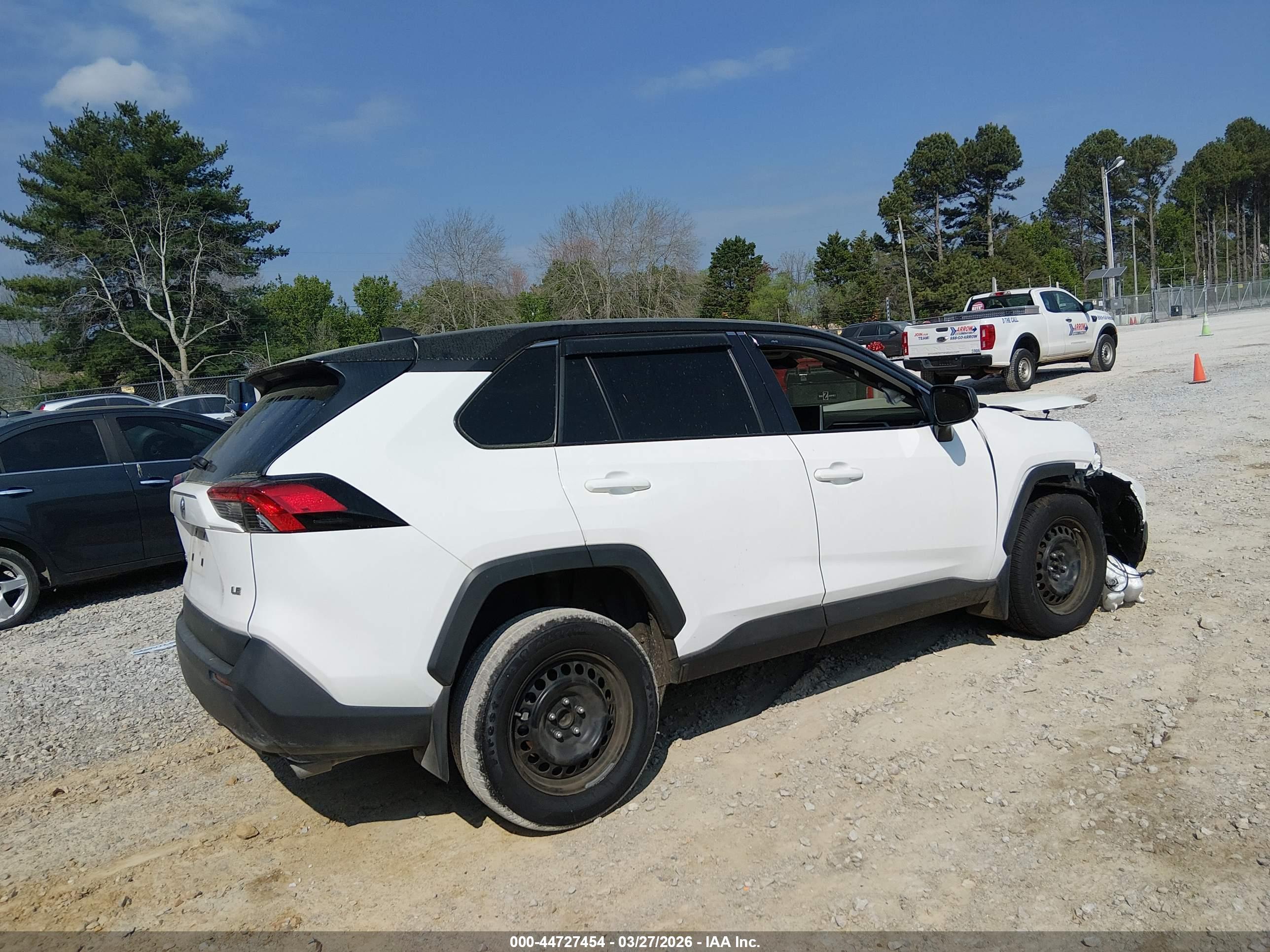 TOYOTA RAV4 image 4