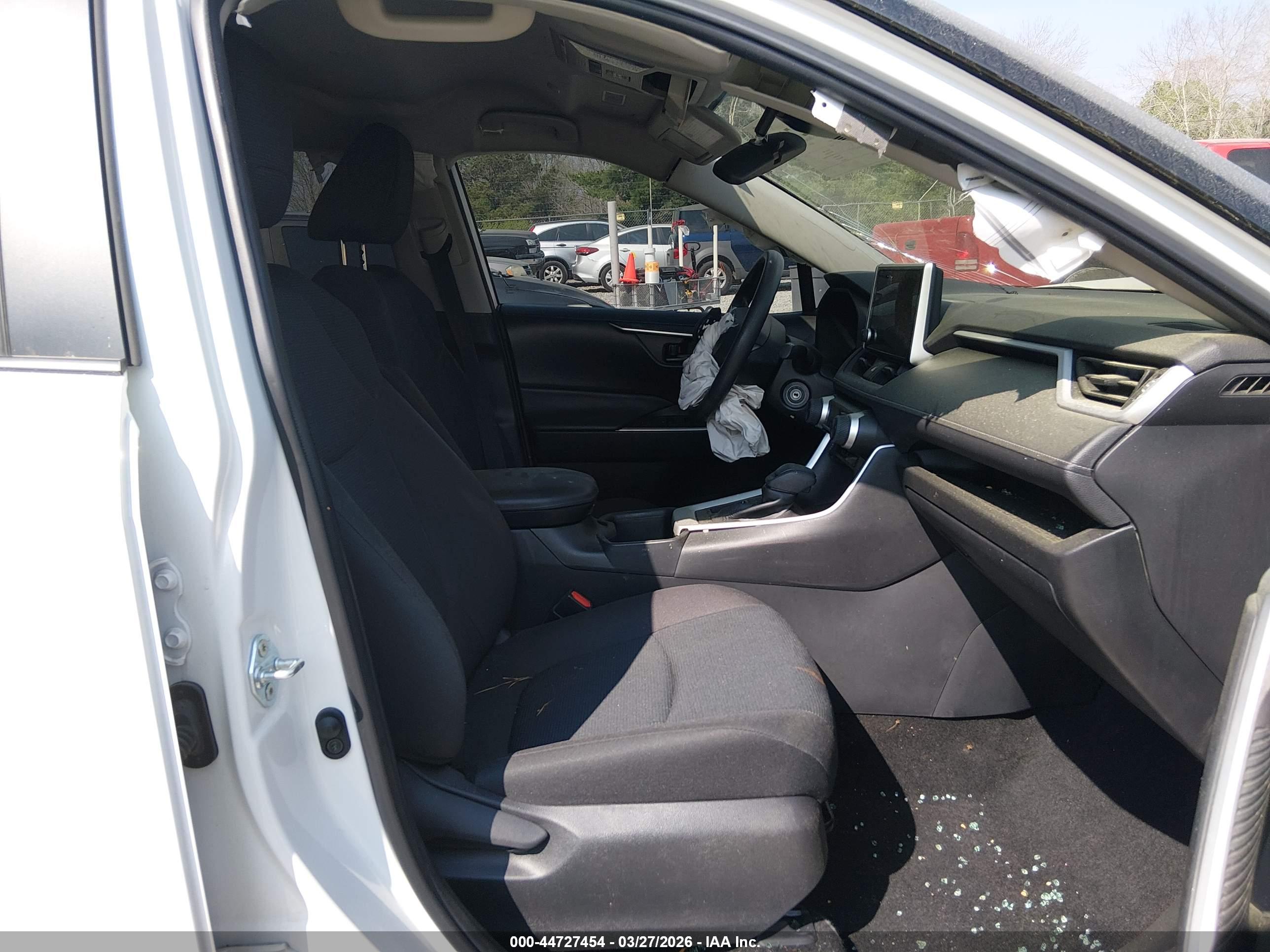 TOYOTA RAV4 image 5