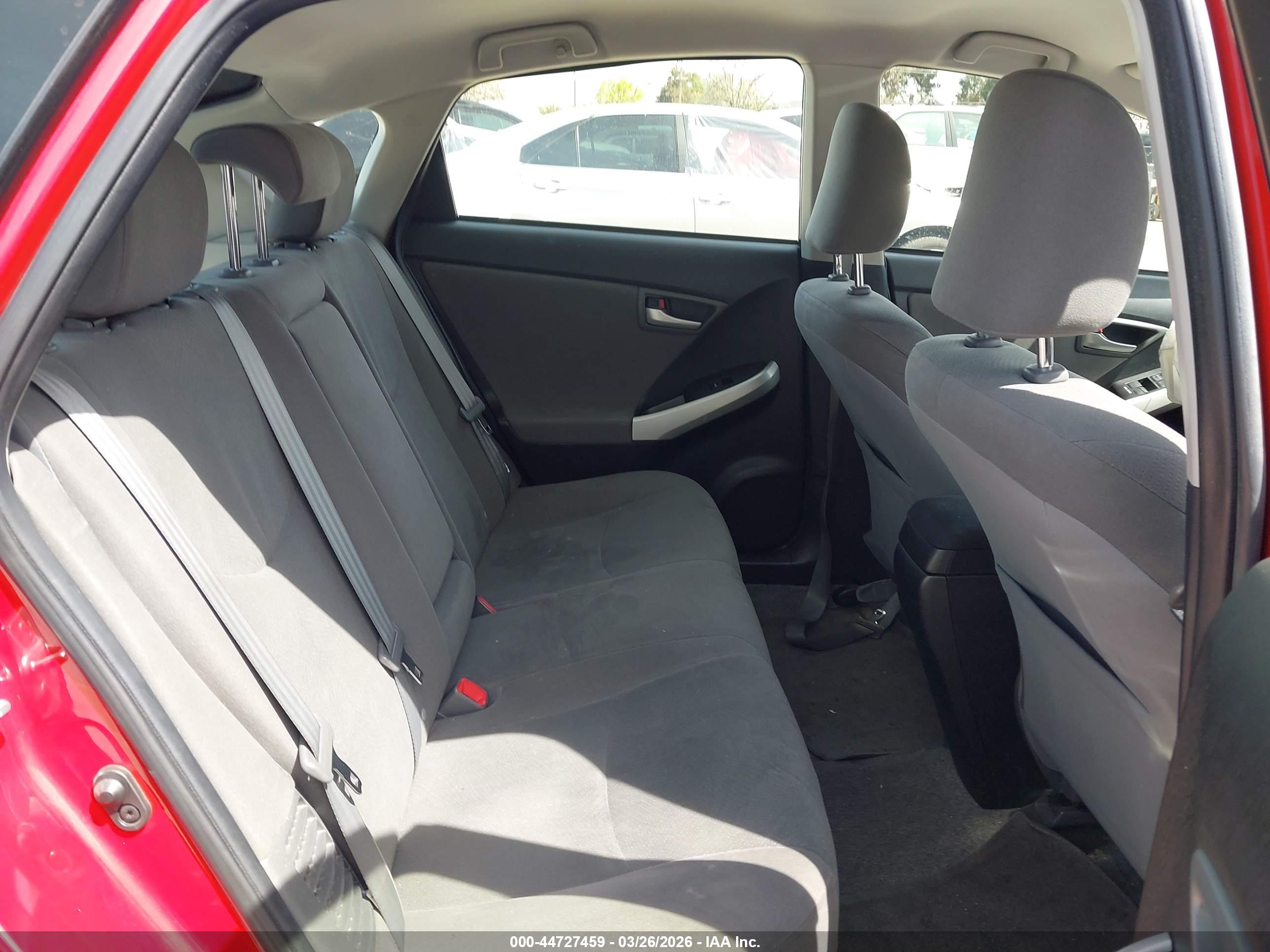 TOYOTA PRIUS image 8