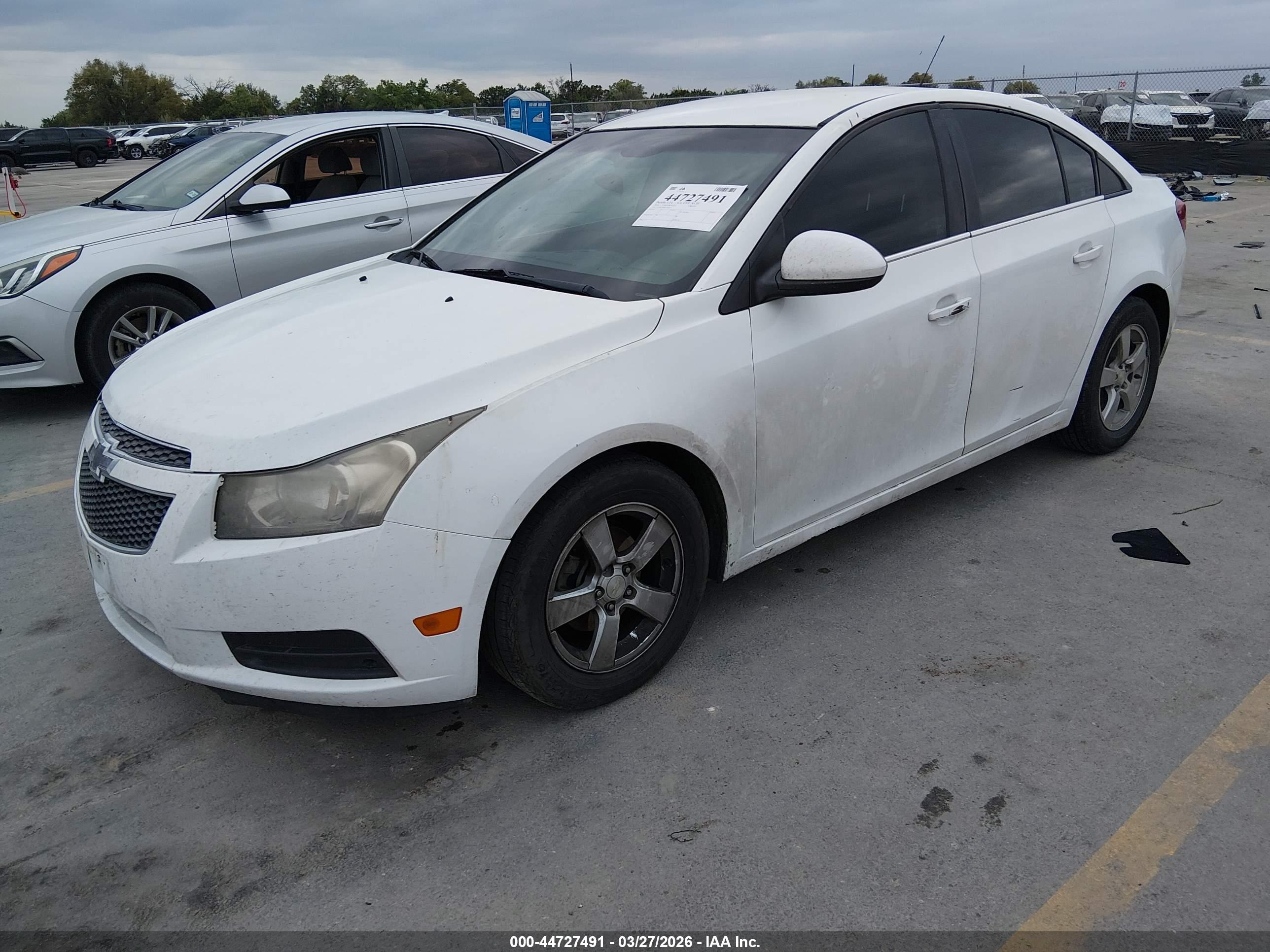 CHEVROLET CRUZE image 2