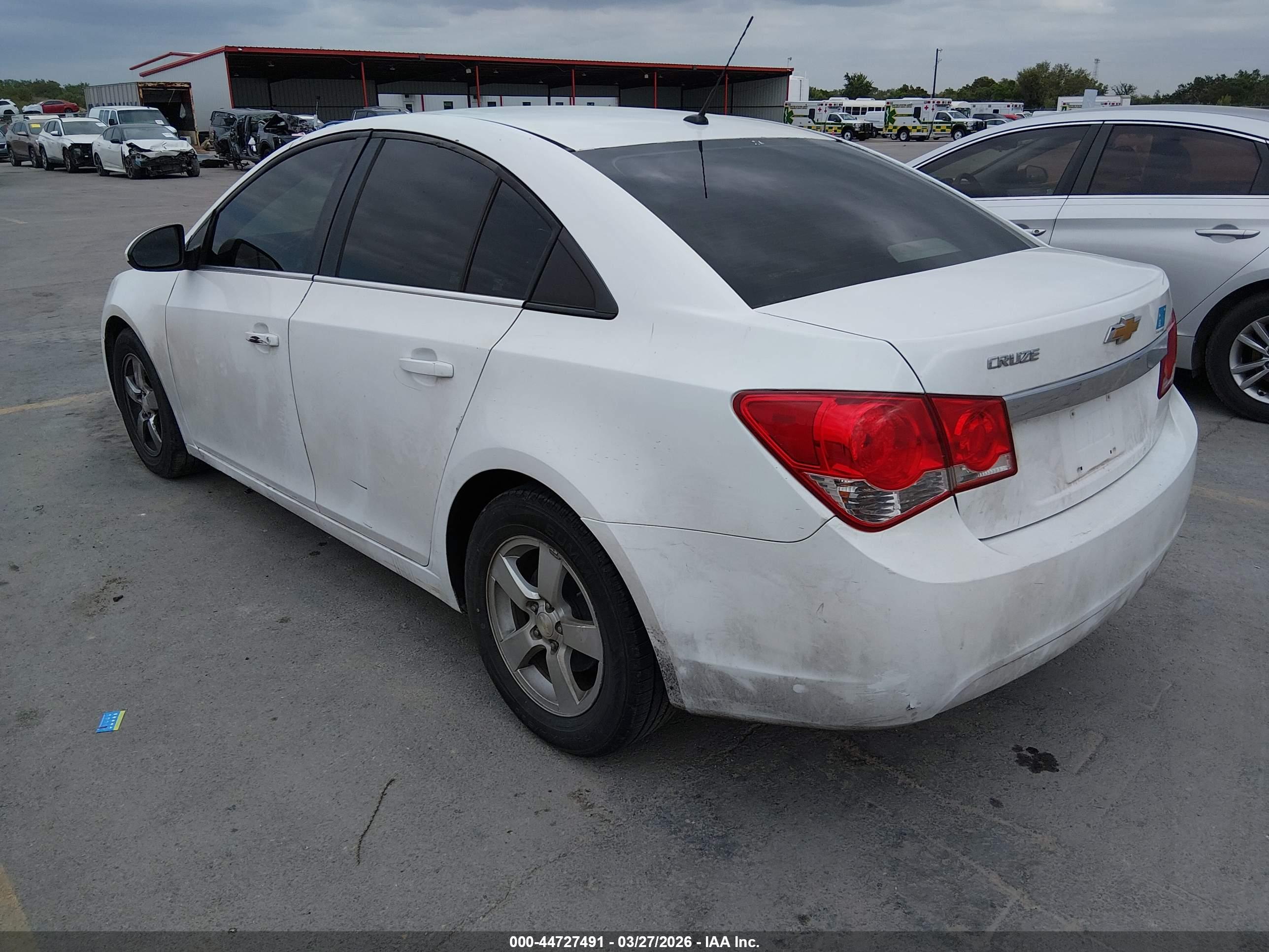 CHEVROLET CRUZE image 3