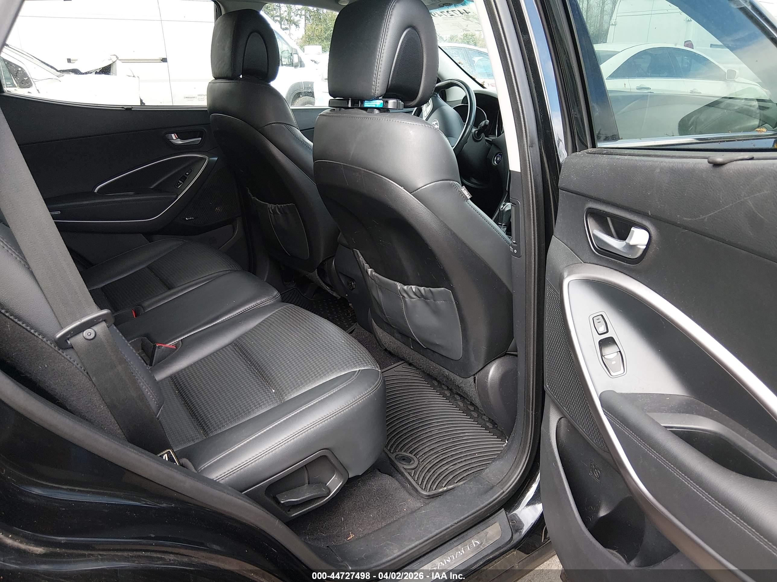 HYUNDAI SANTA image 8