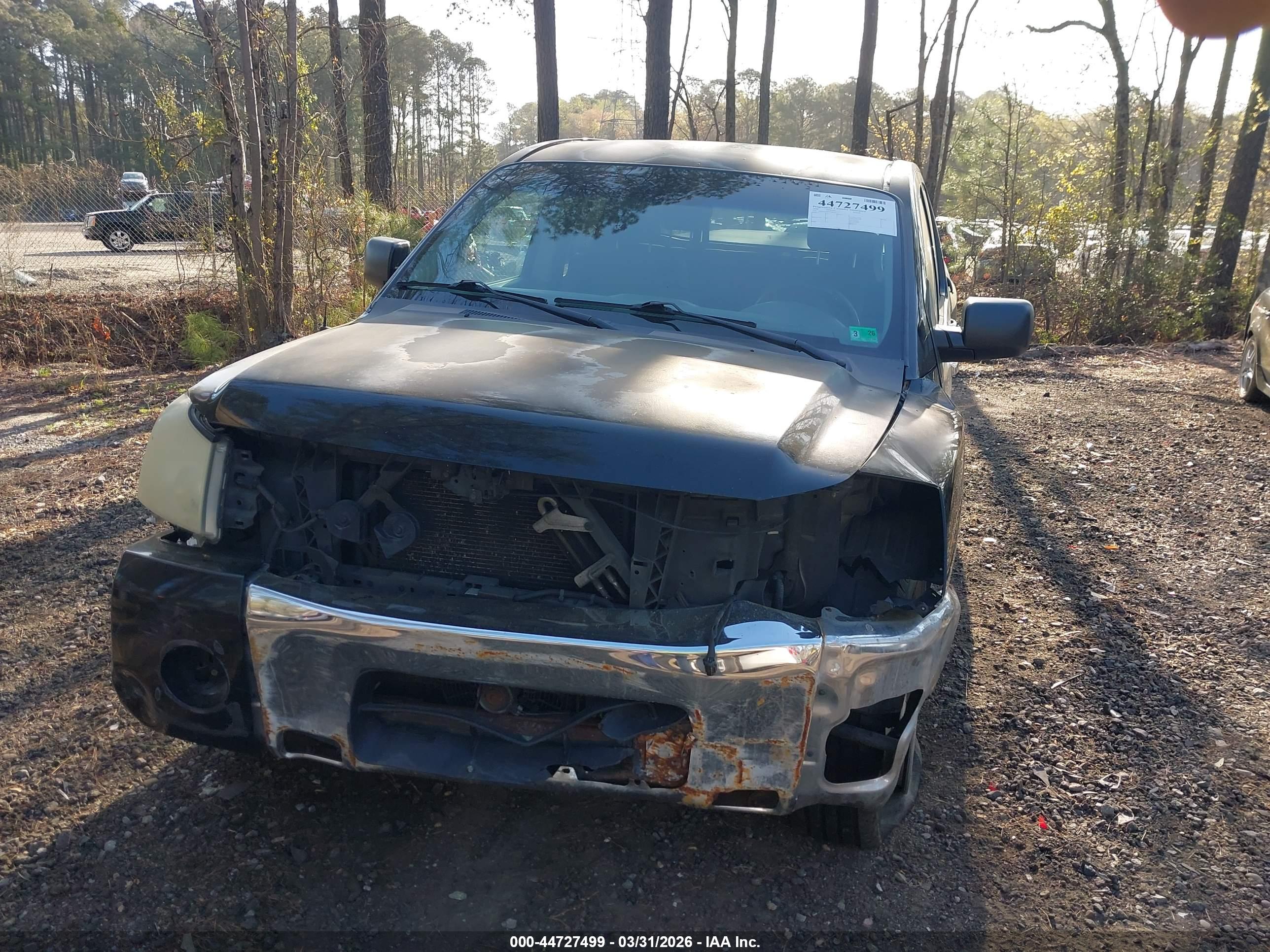 NISSAN TITAN image 6