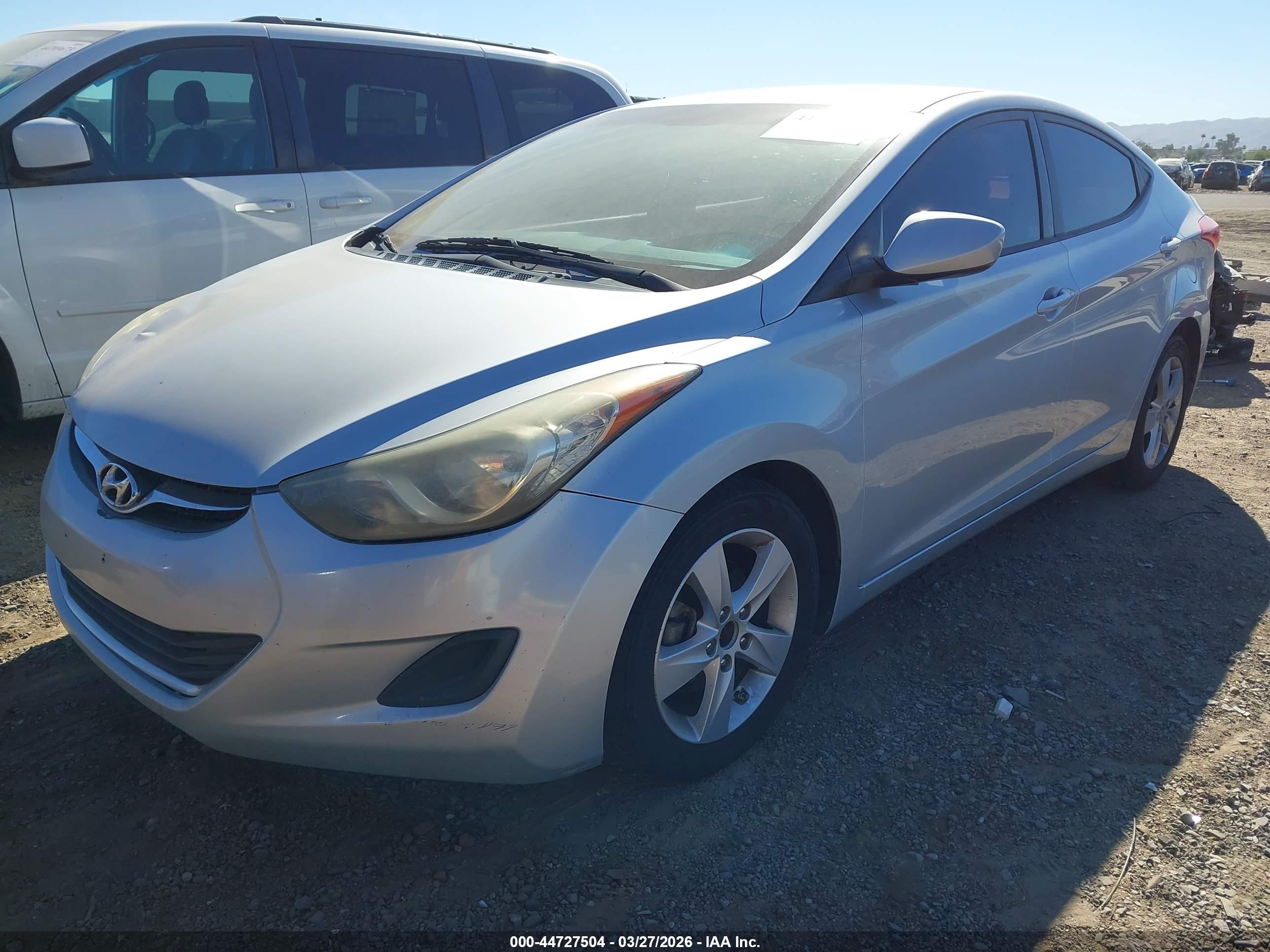 HYUNDAI ELANTRA image 2