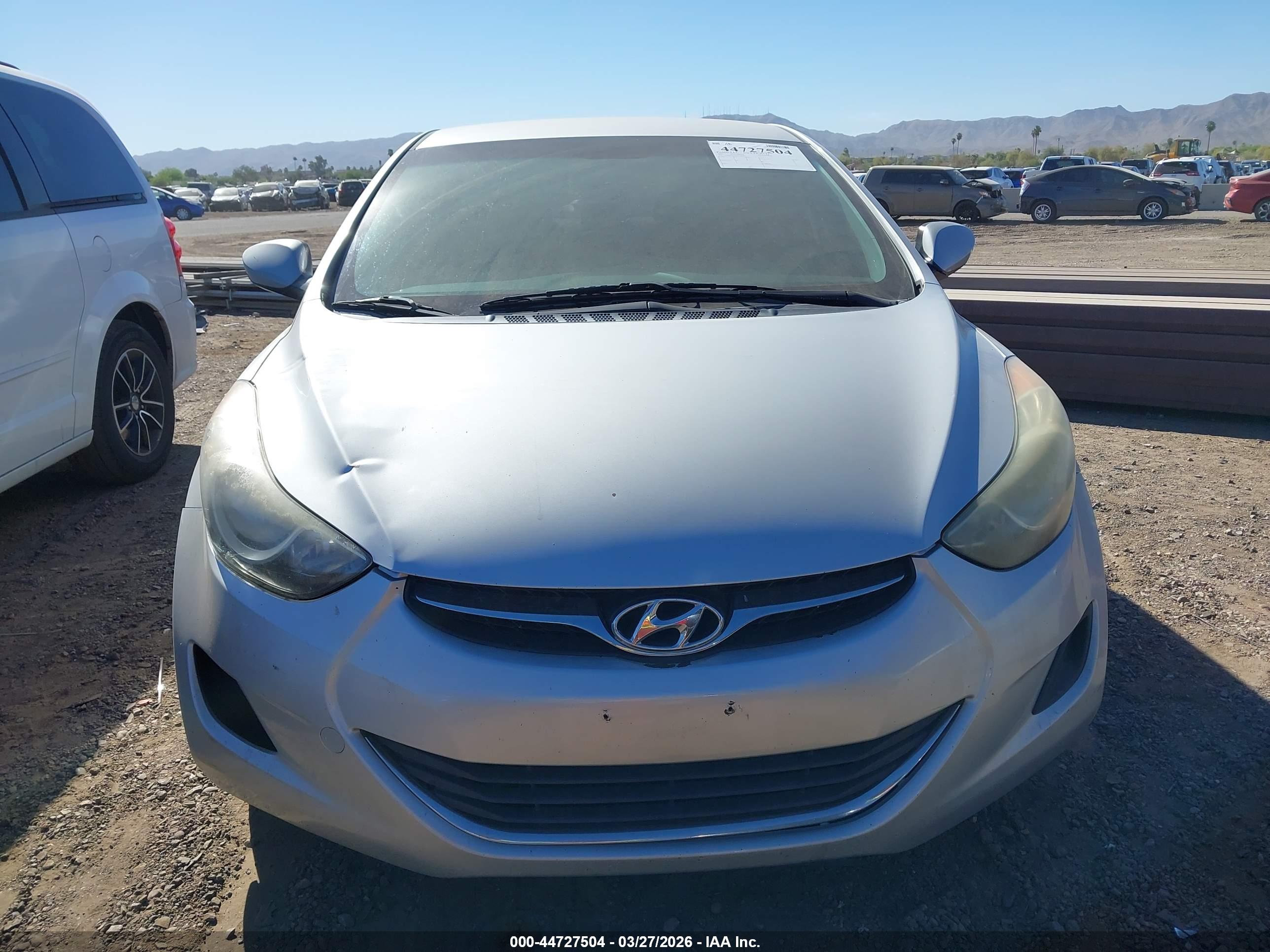 HYUNDAI ELANTRA image 6
