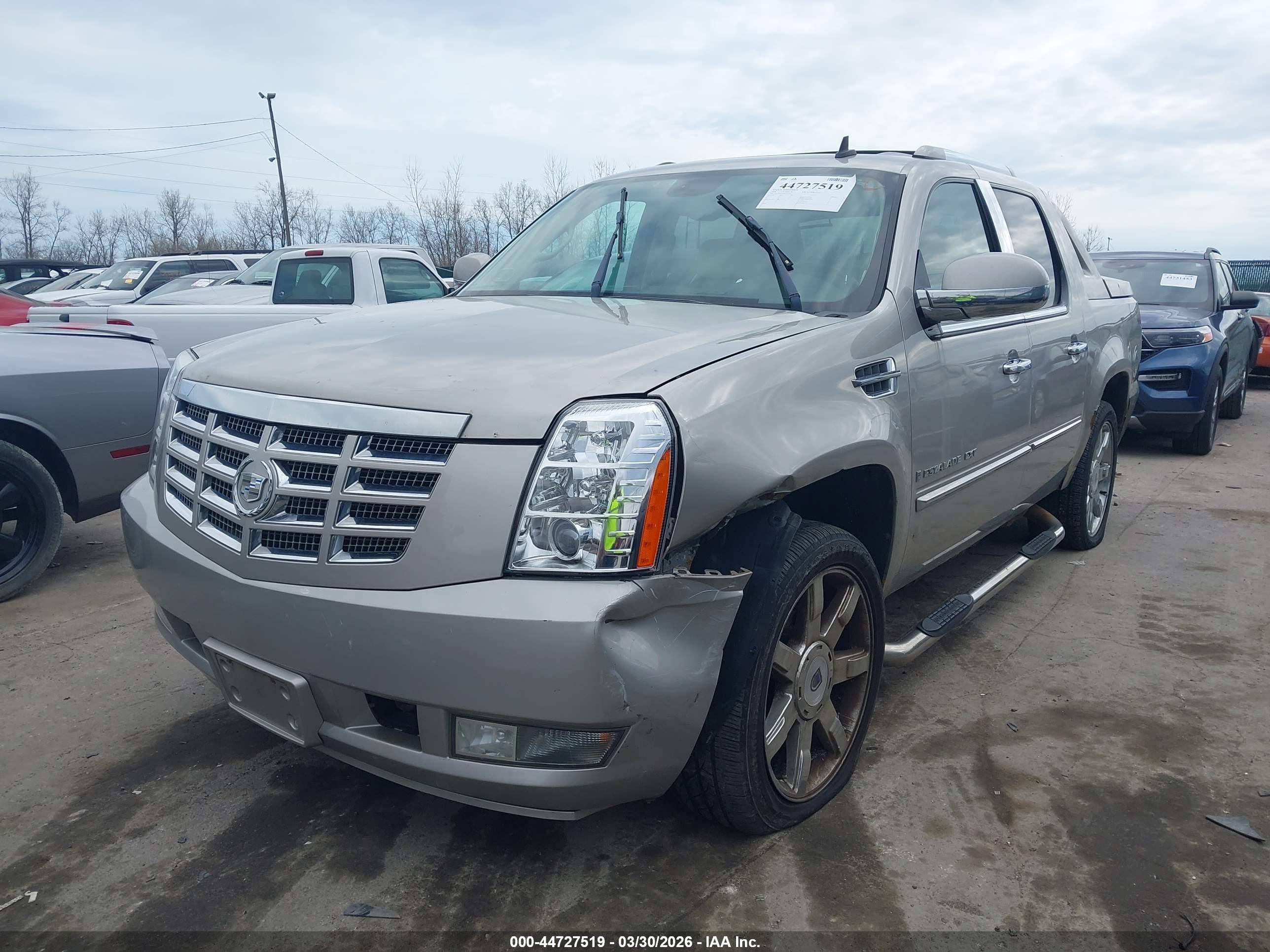 CADILLAC ESCALADE image 2