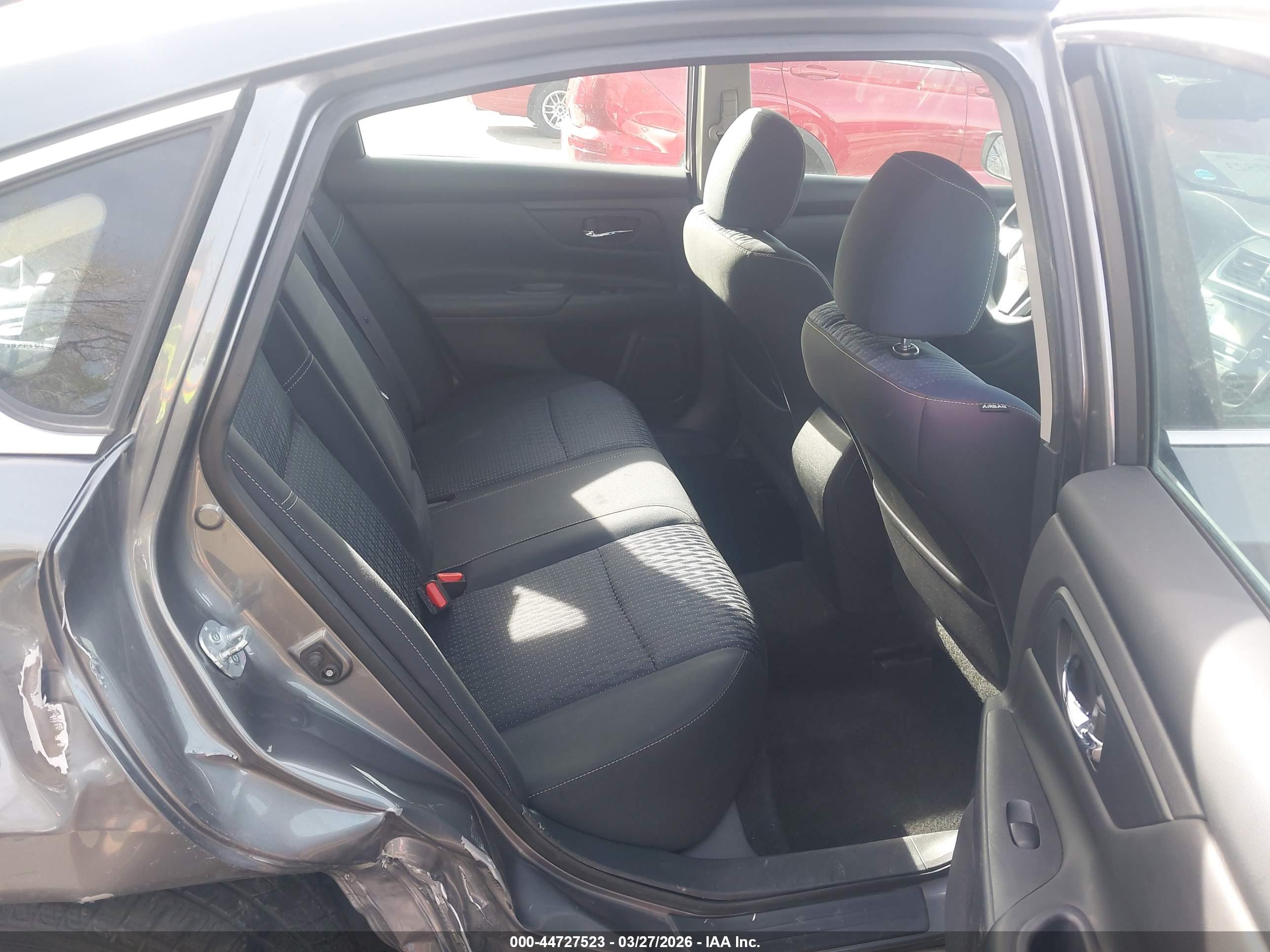 NISSAN ALTIMA image 8
