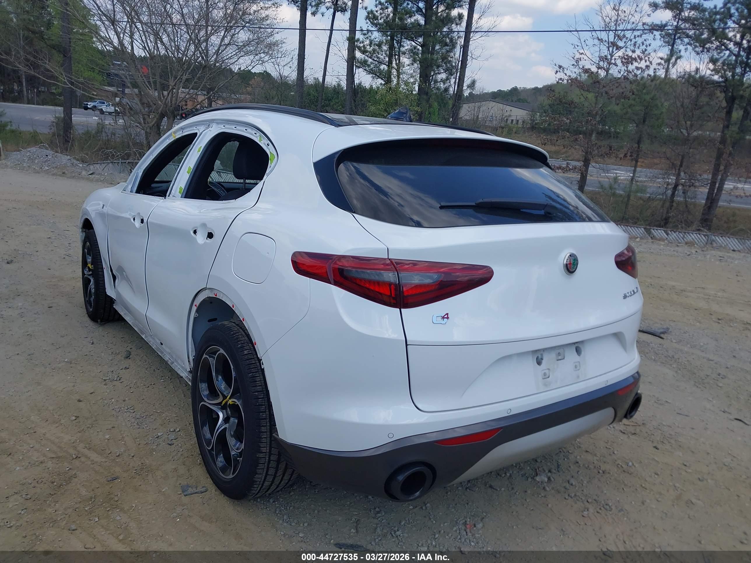 ALFA ROMEO image 3