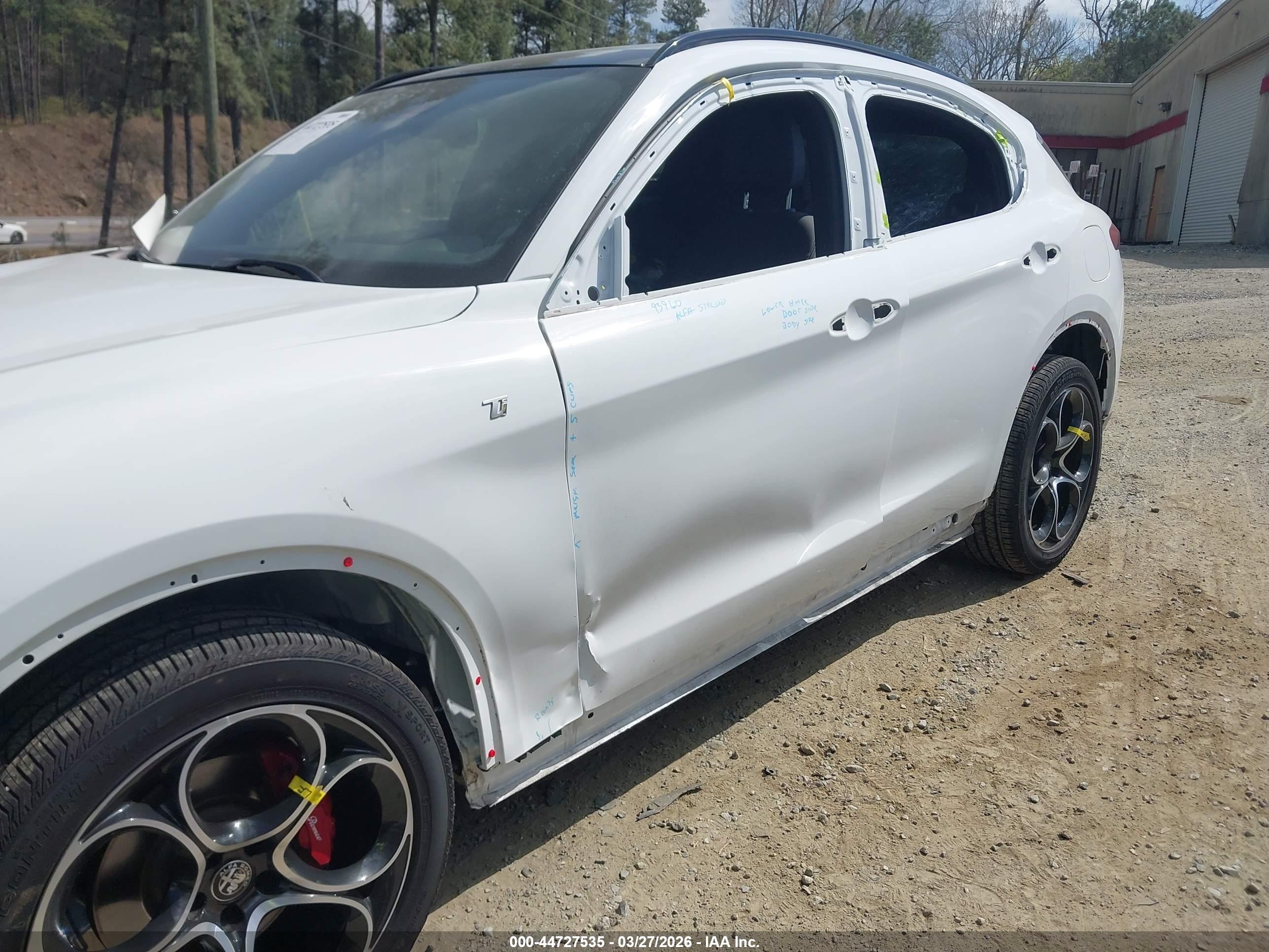 ALFA ROMEO image 6