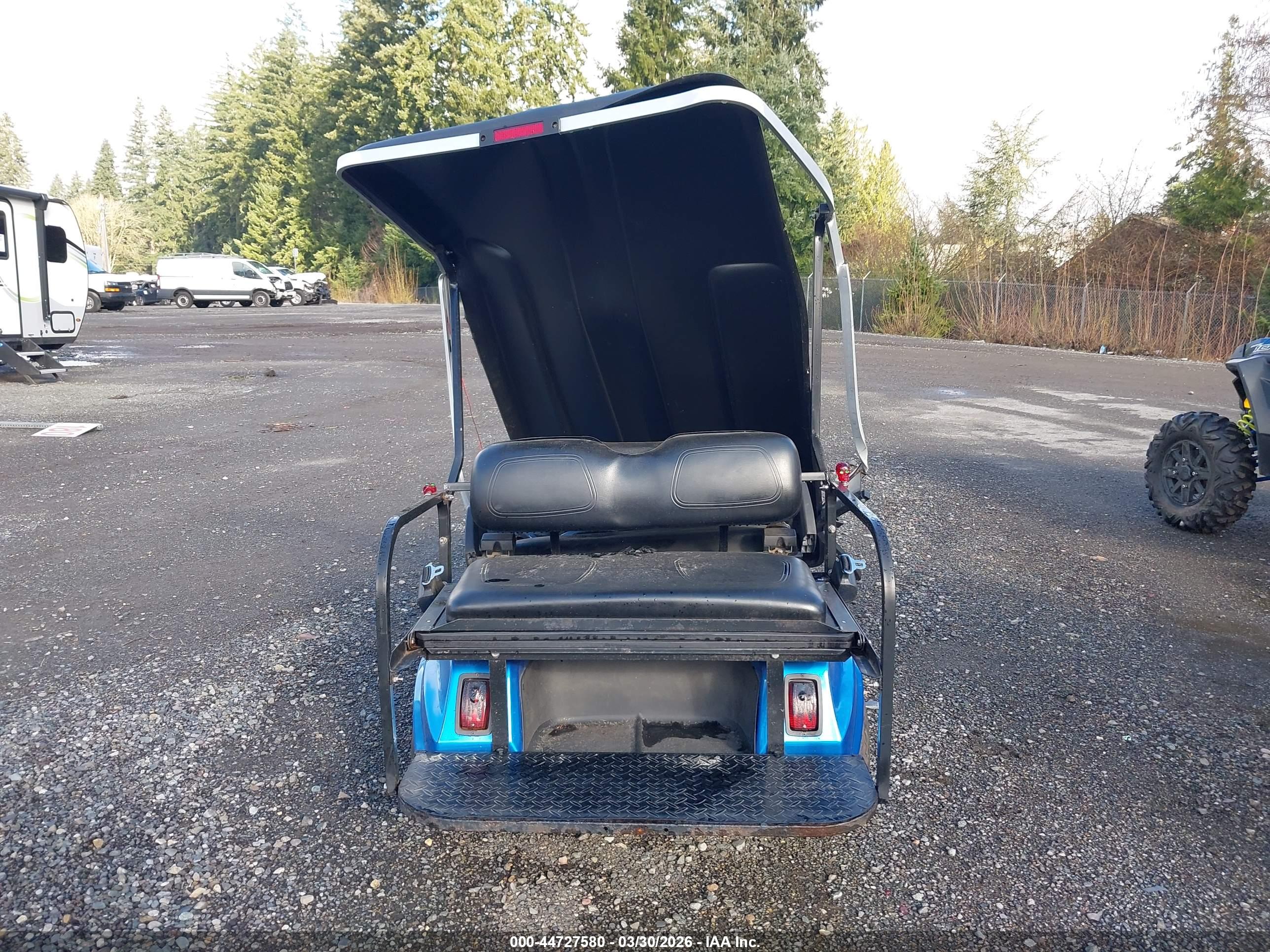 CLUB CAR image 6