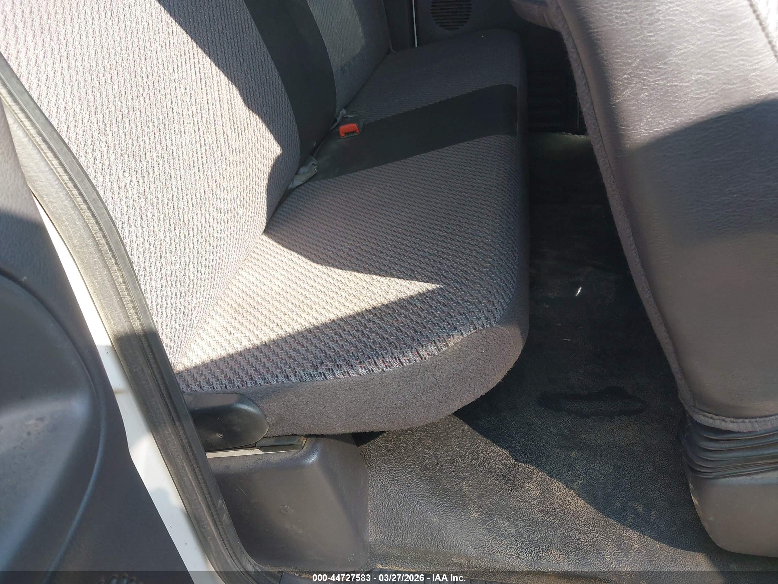 DODGE RAM image 8