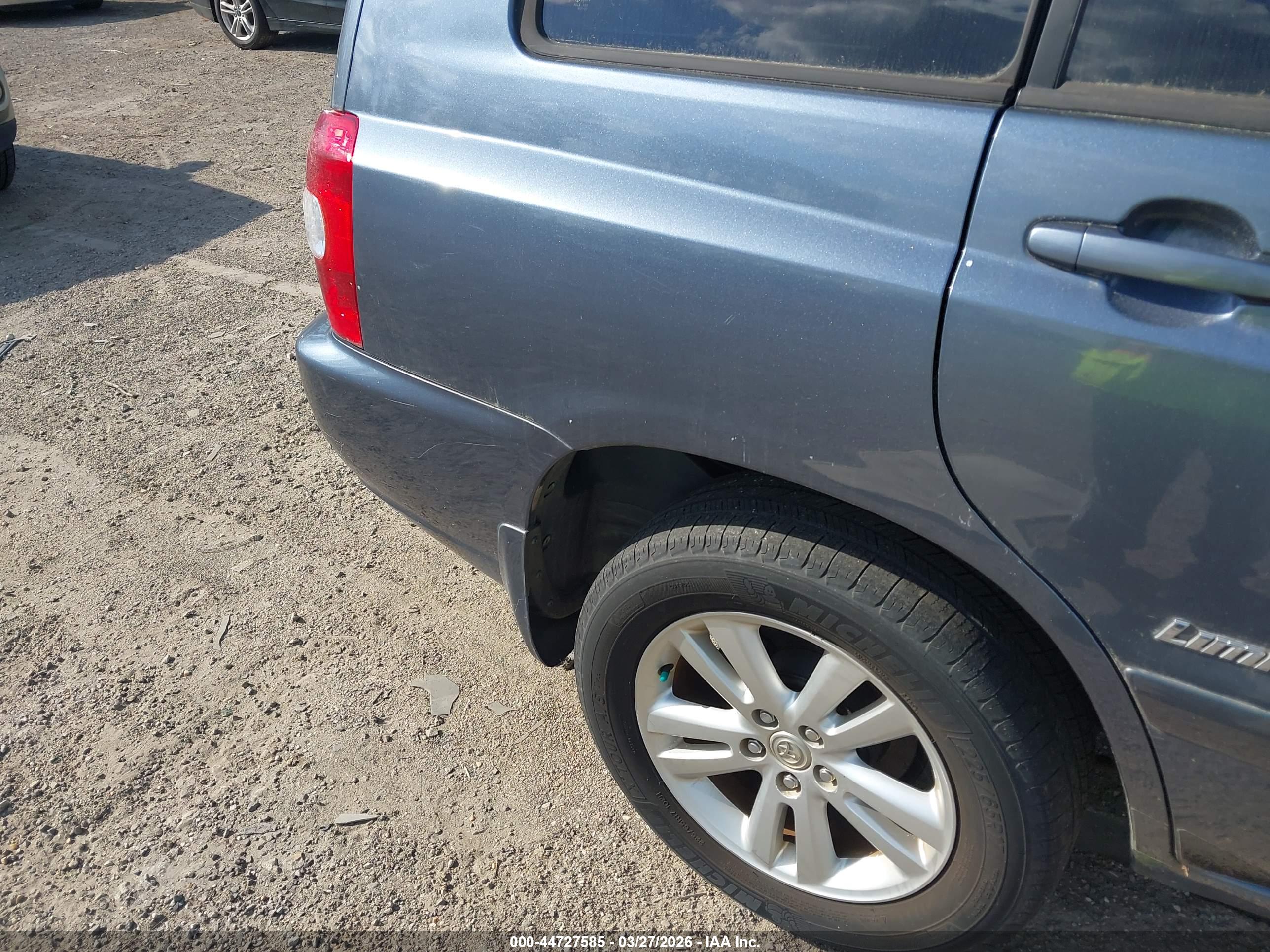 TOYOTA HIGHLANDER image 6
