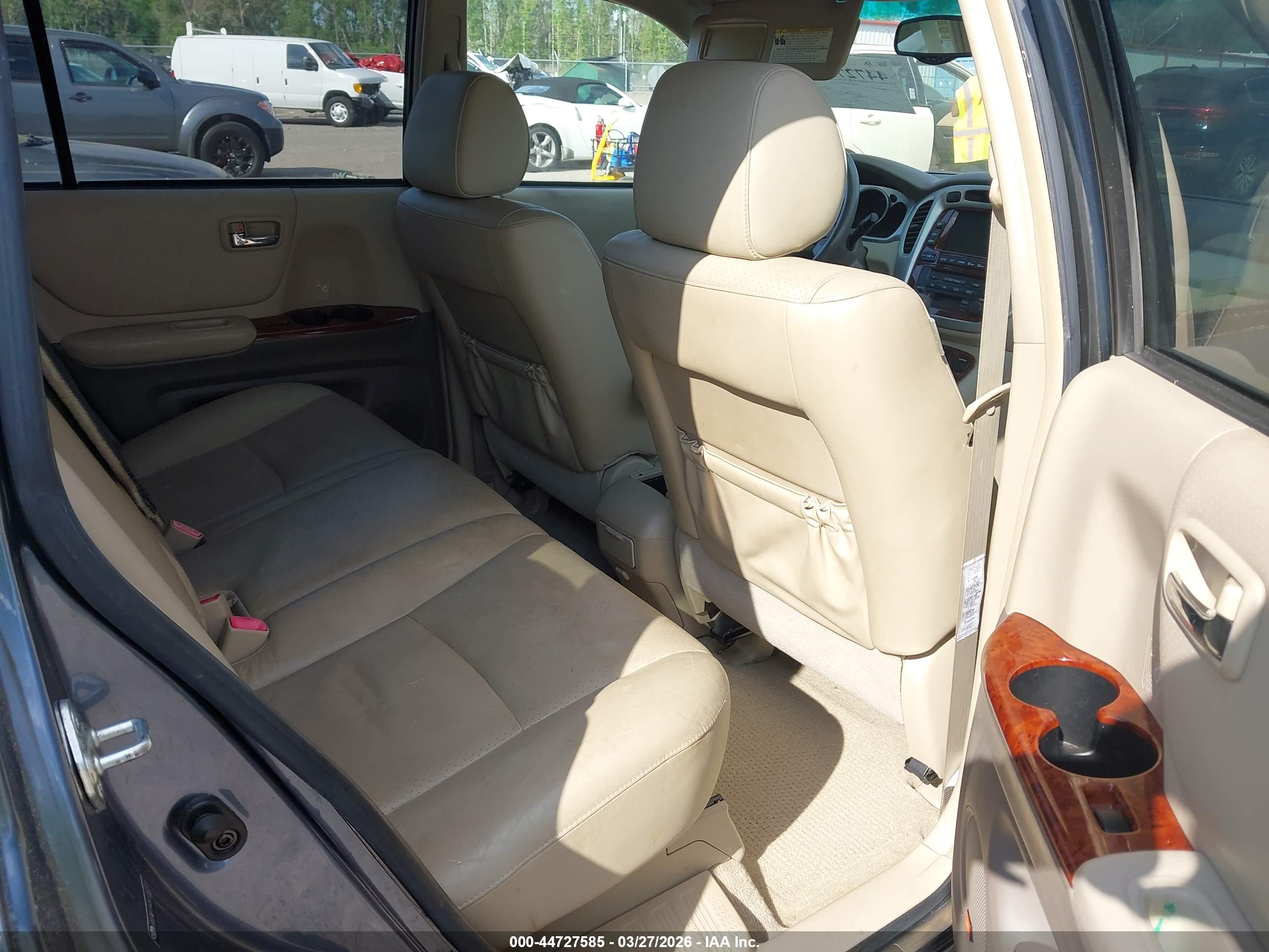 TOYOTA HIGHLANDER image 8