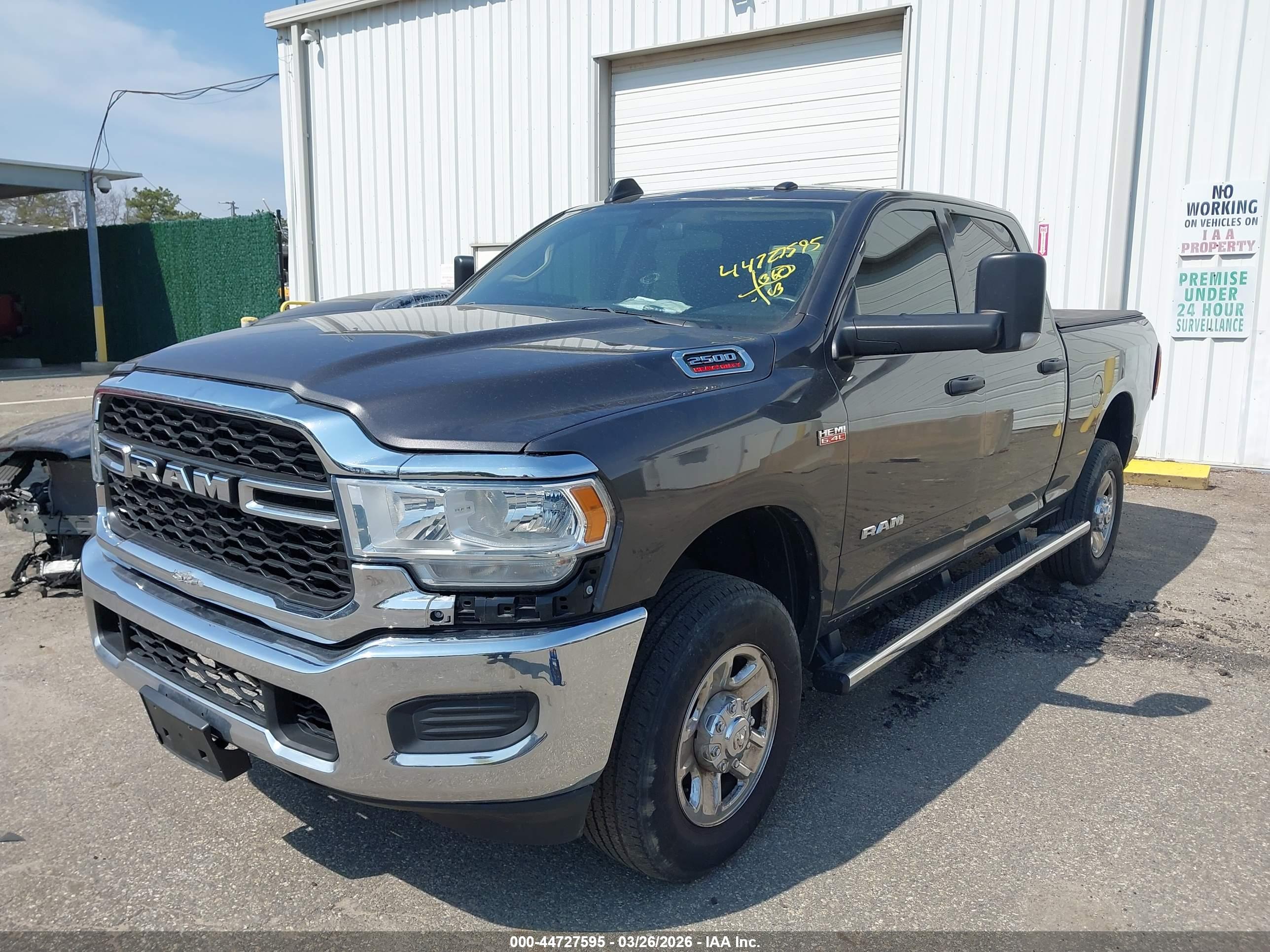 RAM 2500 image 2