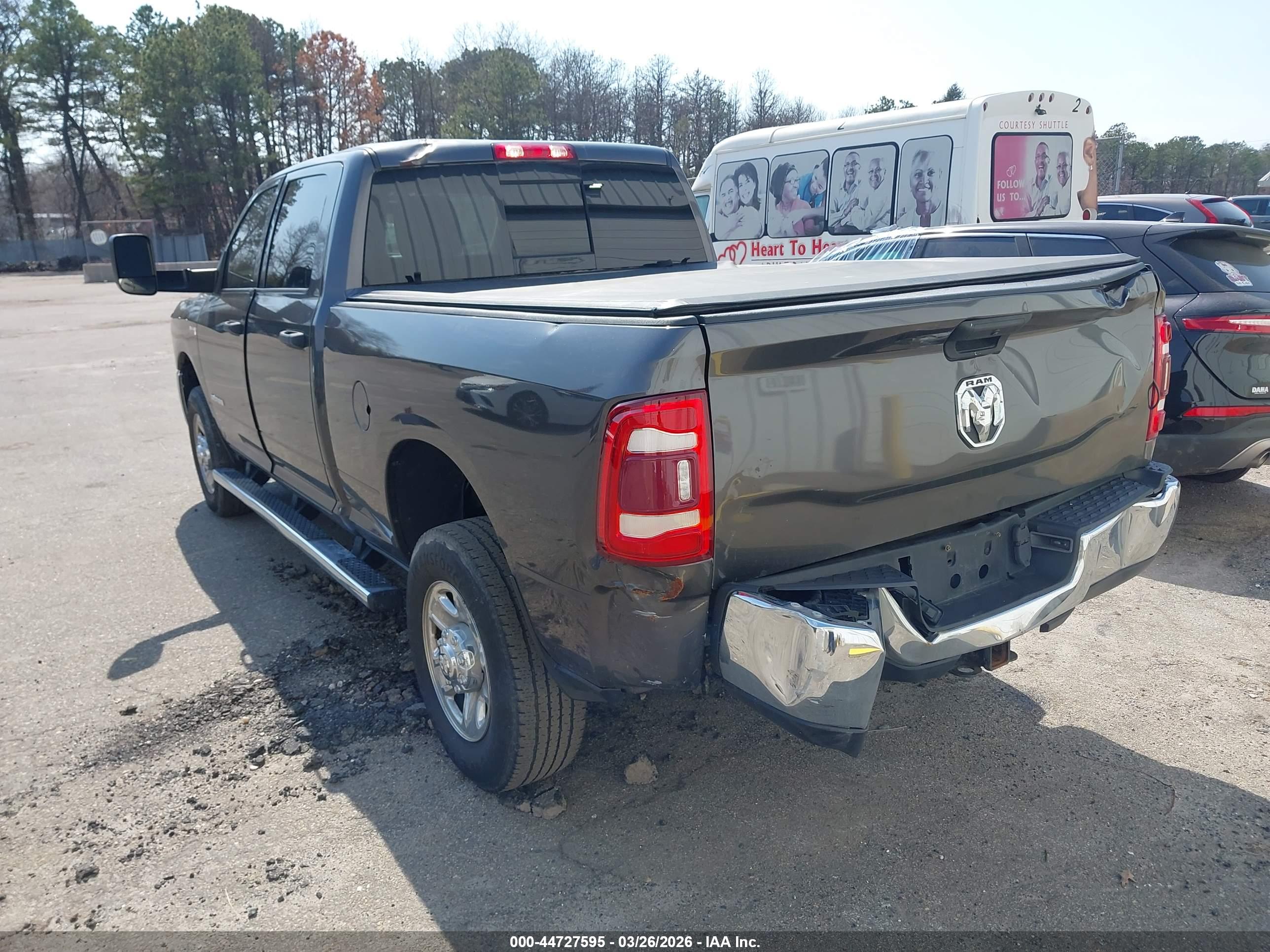 RAM 2500 image 3