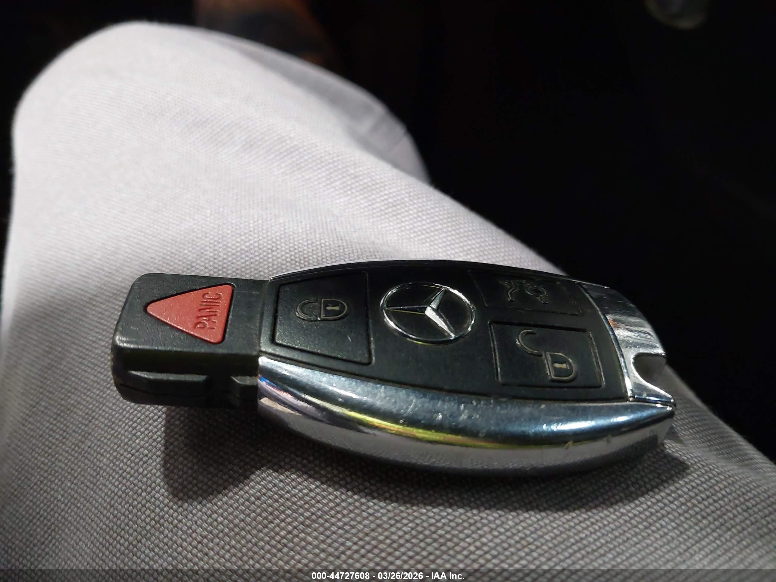 MERCEDES-BENZ E image 11