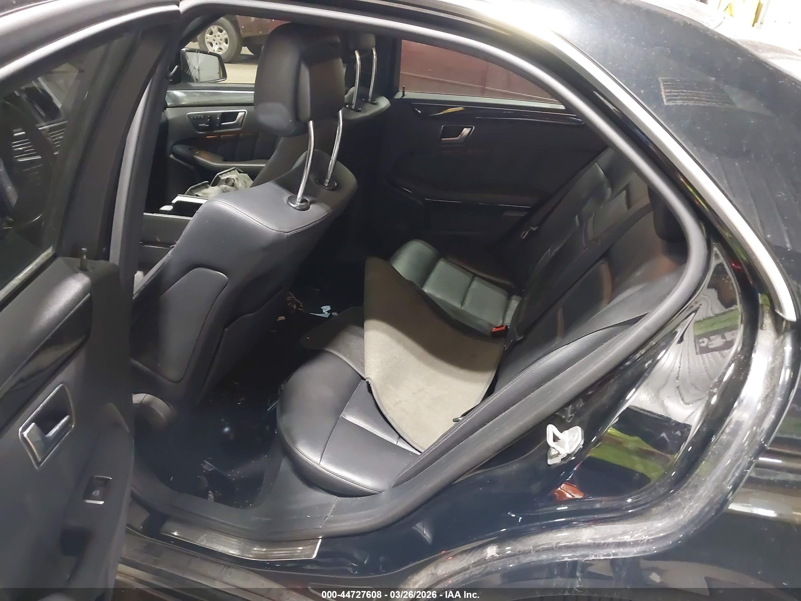 MERCEDES-BENZ E image 8