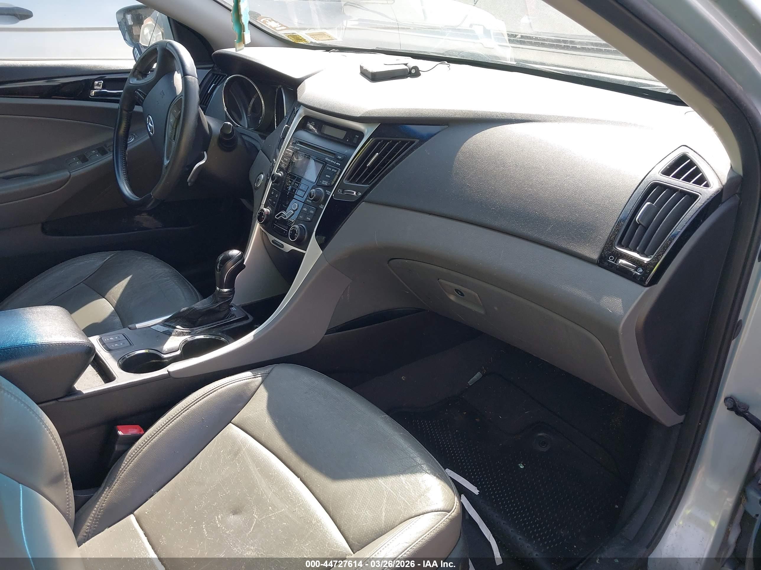HYUNDAI SONATA image 5