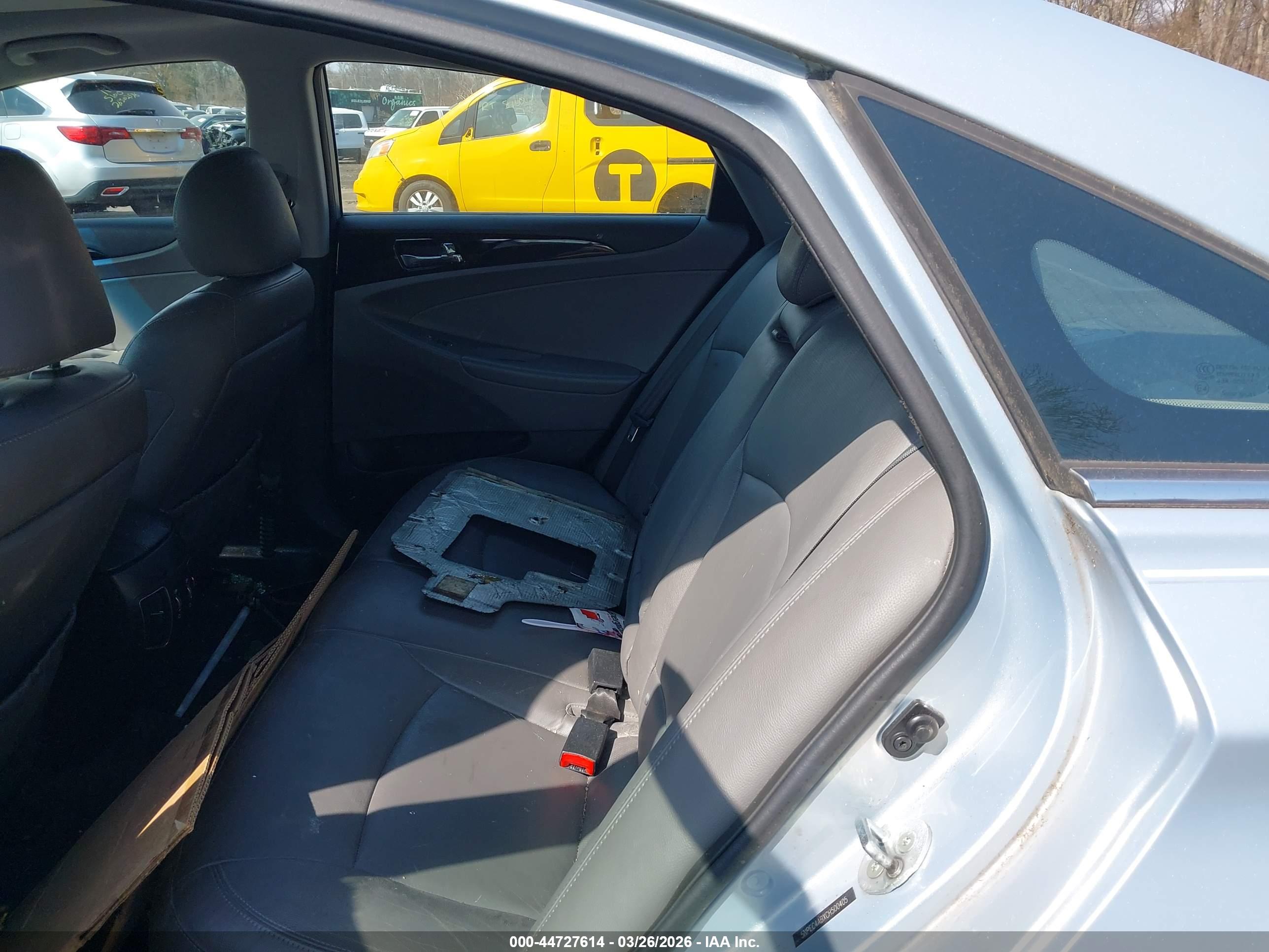 HYUNDAI SONATA image 8