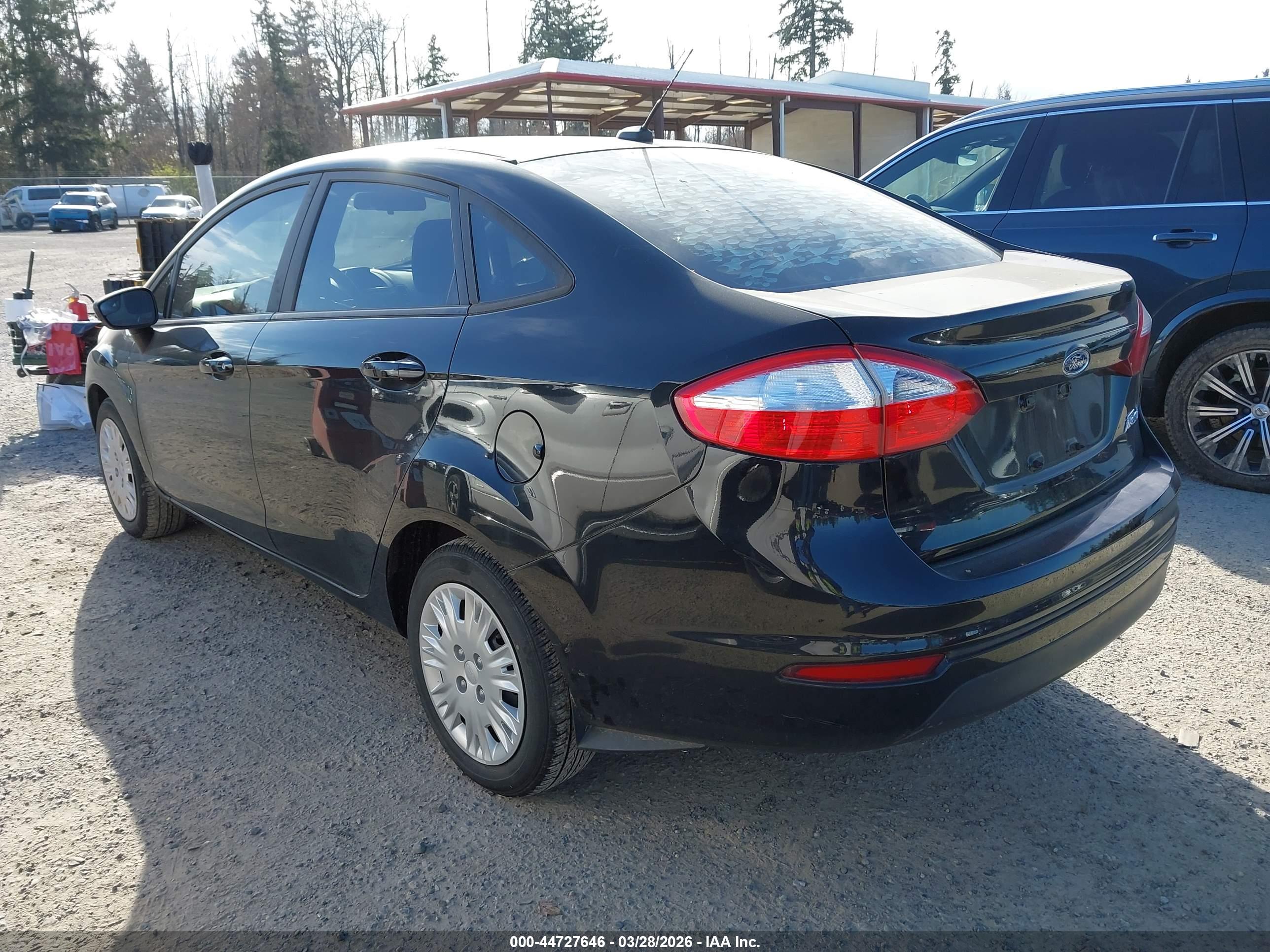FORD FIESTA image 3
