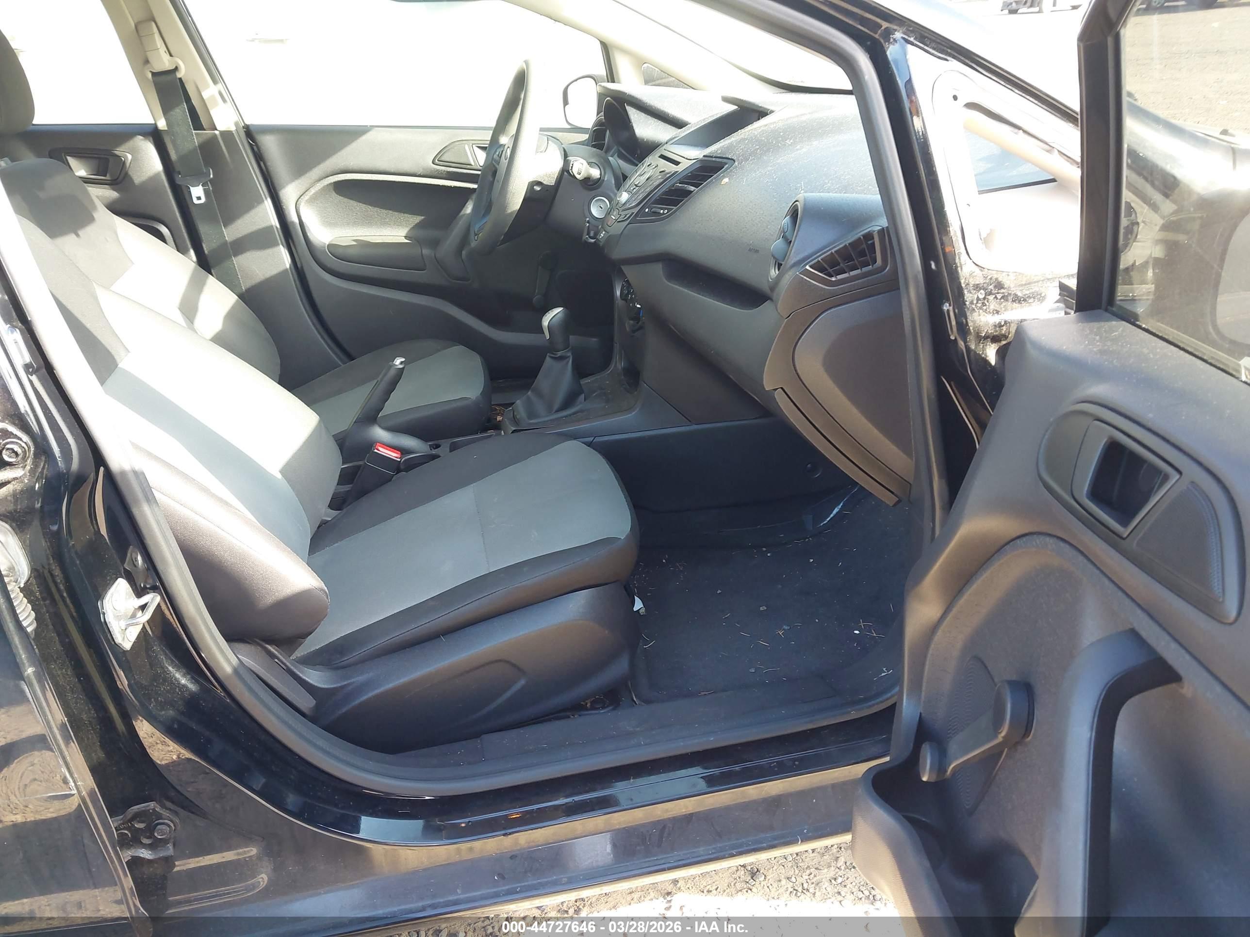 FORD FIESTA image 5