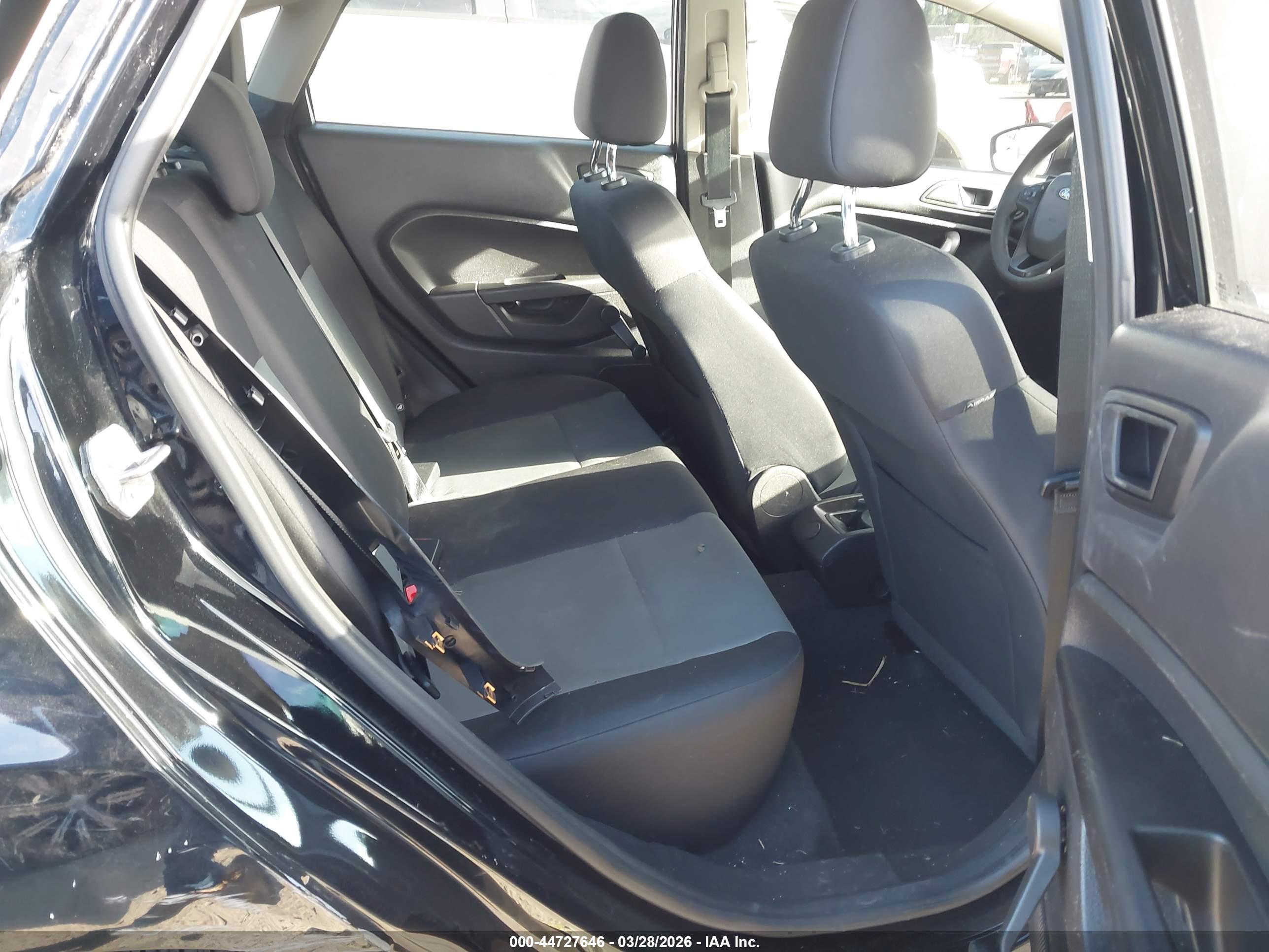 FORD FIESTA image 8