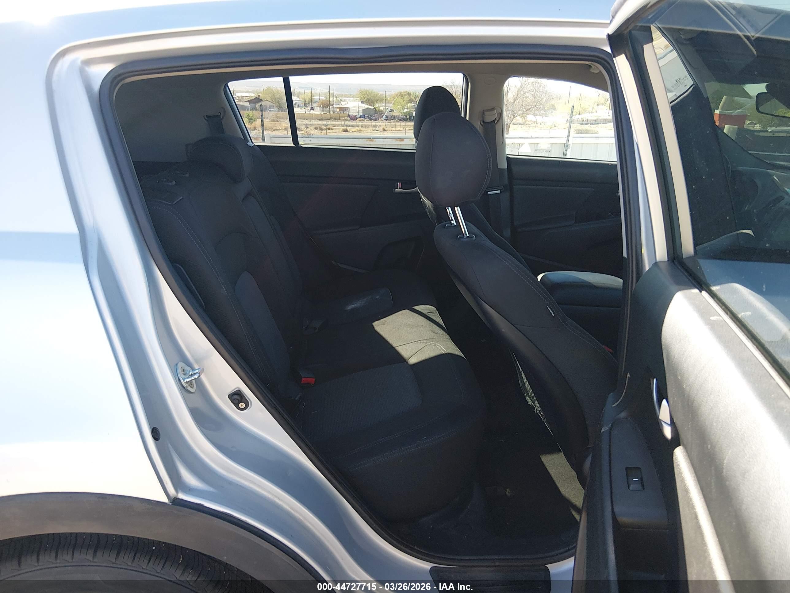 KIA SPORTAGE image 8