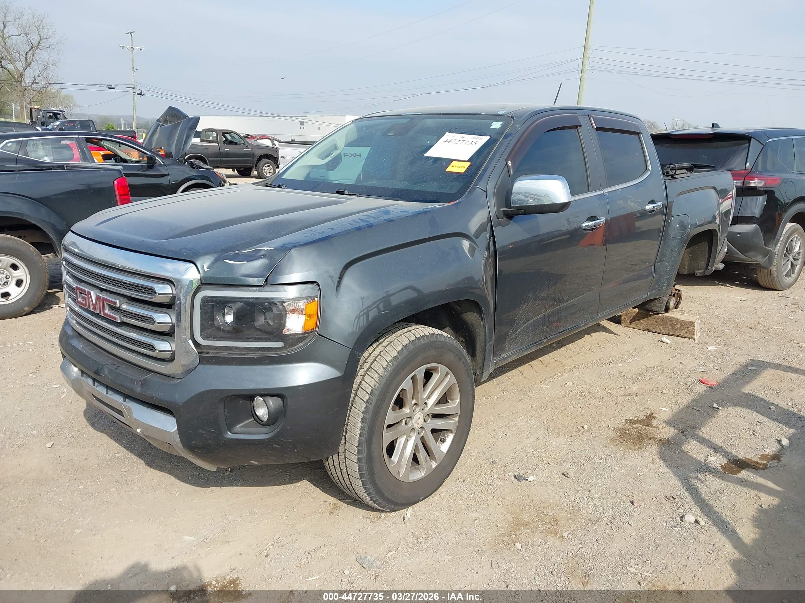 GMC CANYON image 2