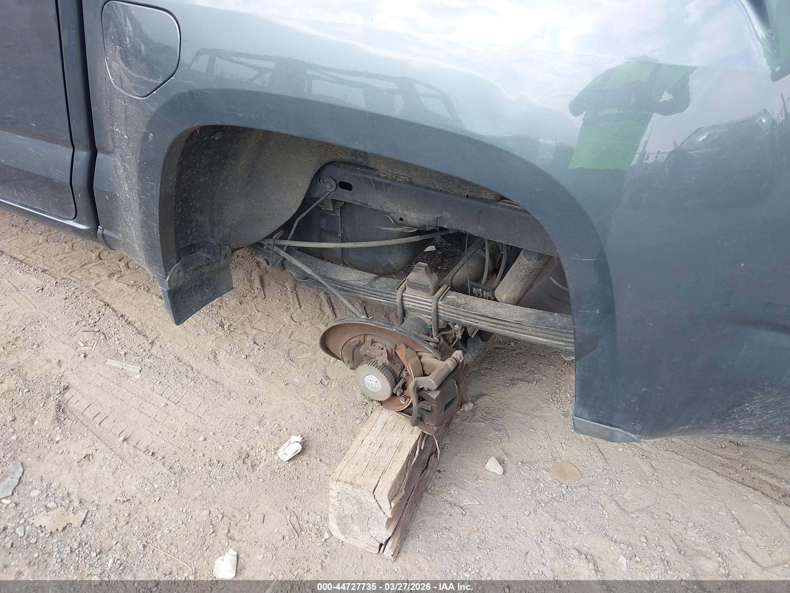 GMC CANYON image 6