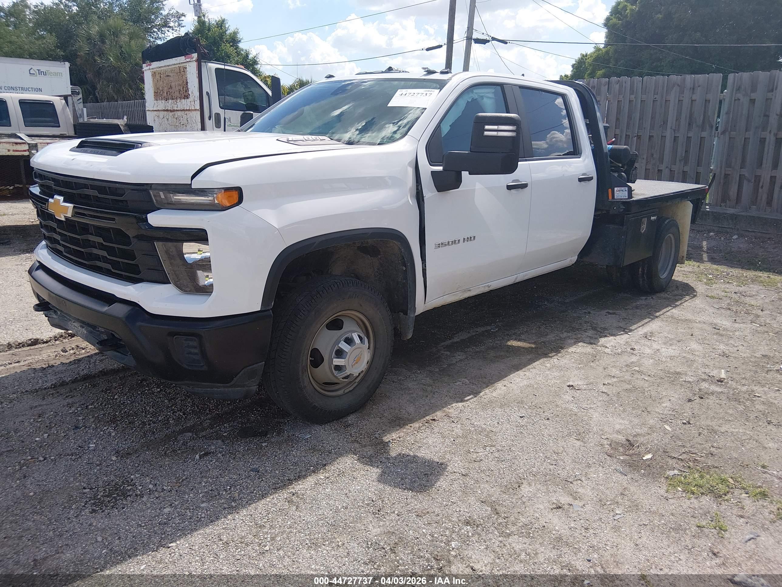 CHEVROLET SILVERADO image 2