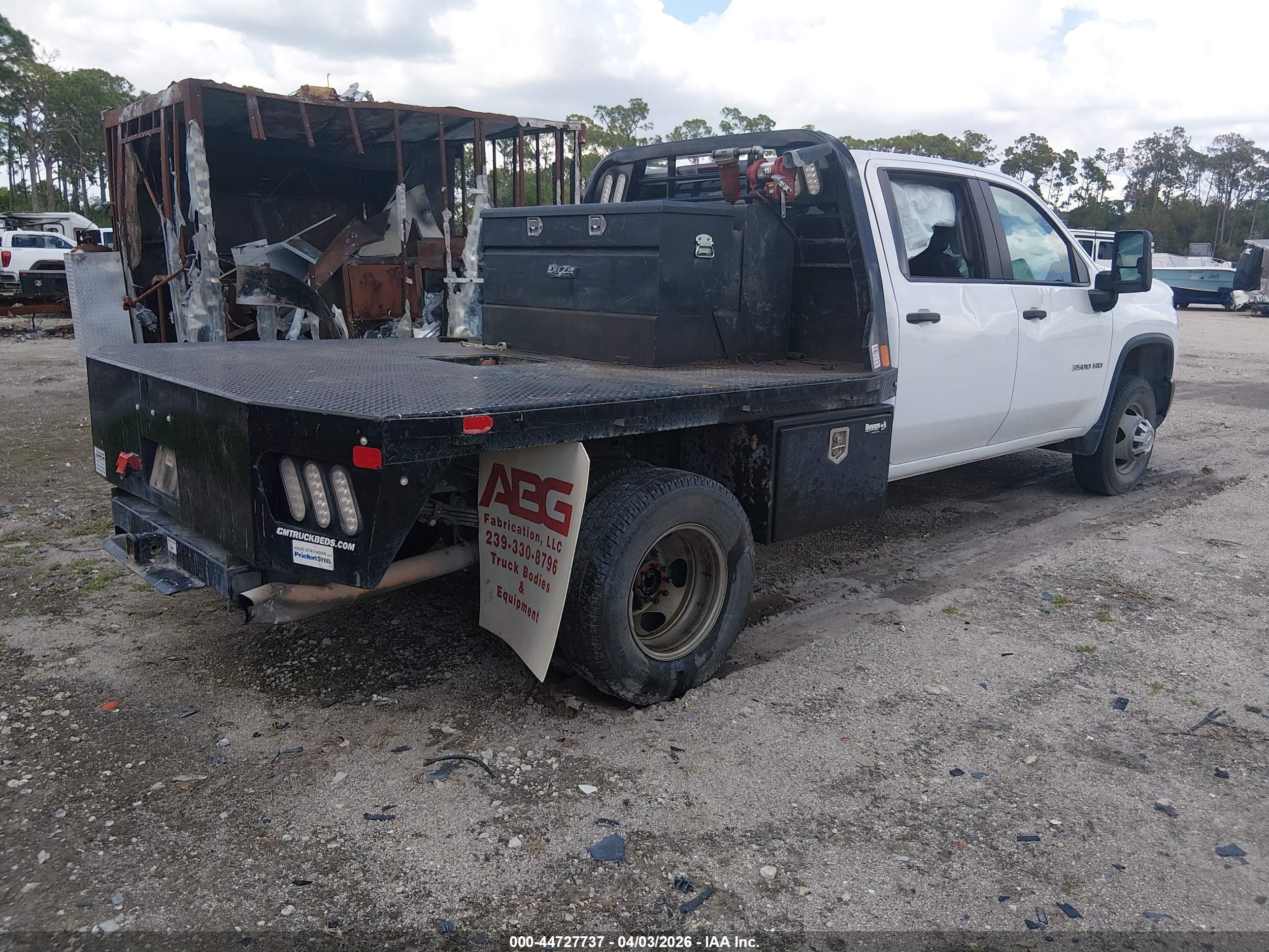 CHEVROLET SILVERADO image 4