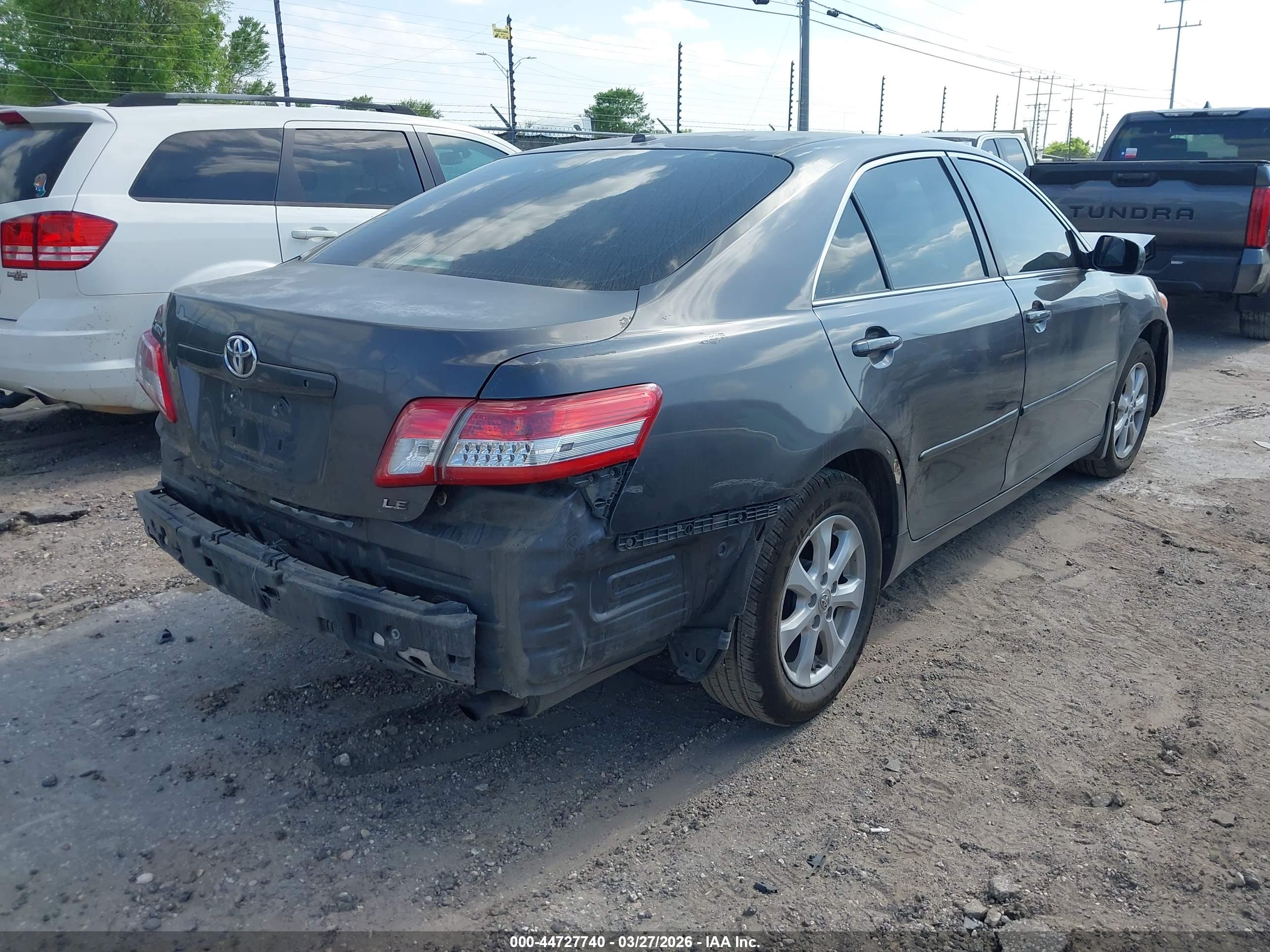 TOYOTA CAMRY image 4