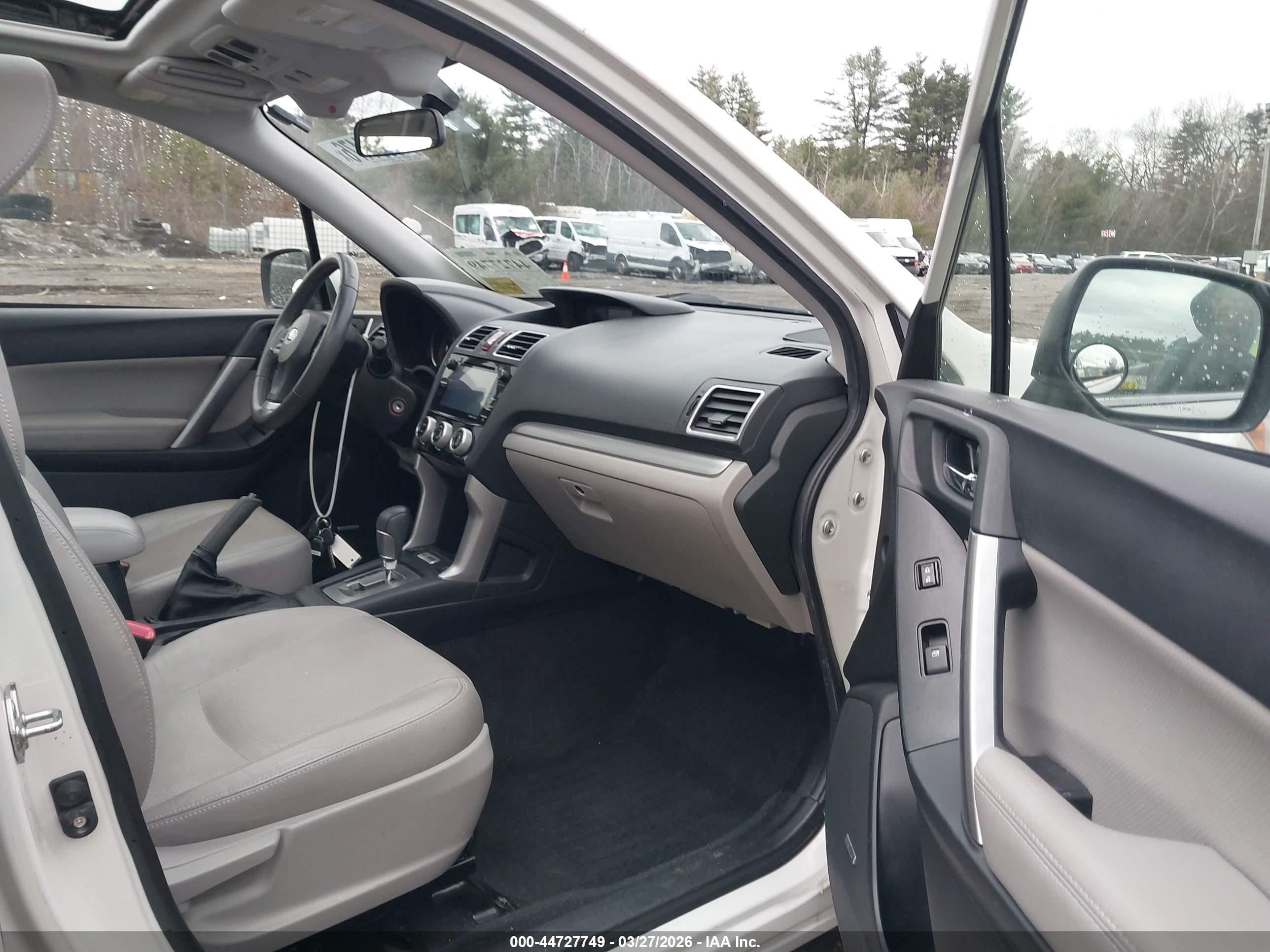 SUBARU FORESTER image 5