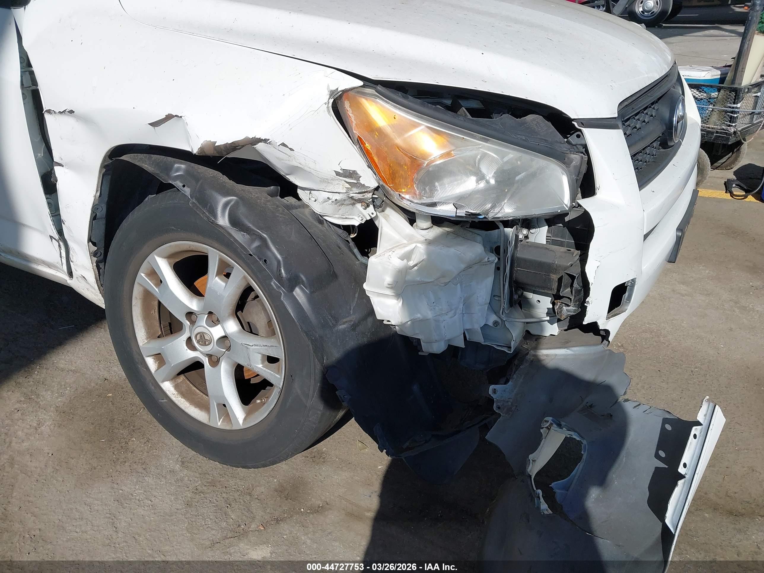 TOYOTA RAV4 image 6